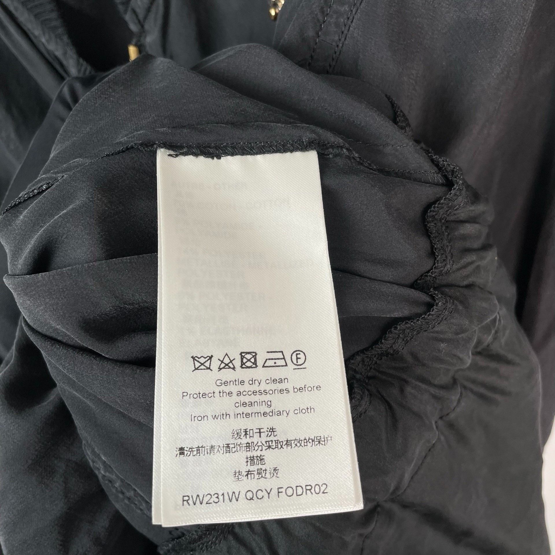 Louis Vuitton Louis Vuitton Black Coat 38 Women Size S / US 4 / IT 40 - 7 Thumbnail