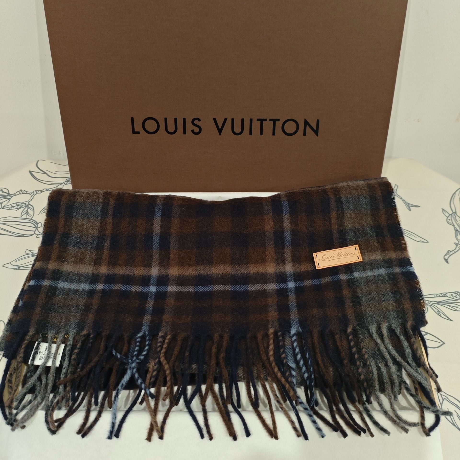 Louis Vuitton Louis Vuitton Brown Scarf XS Men Size ONE SIZE - 8 Thumbnail
