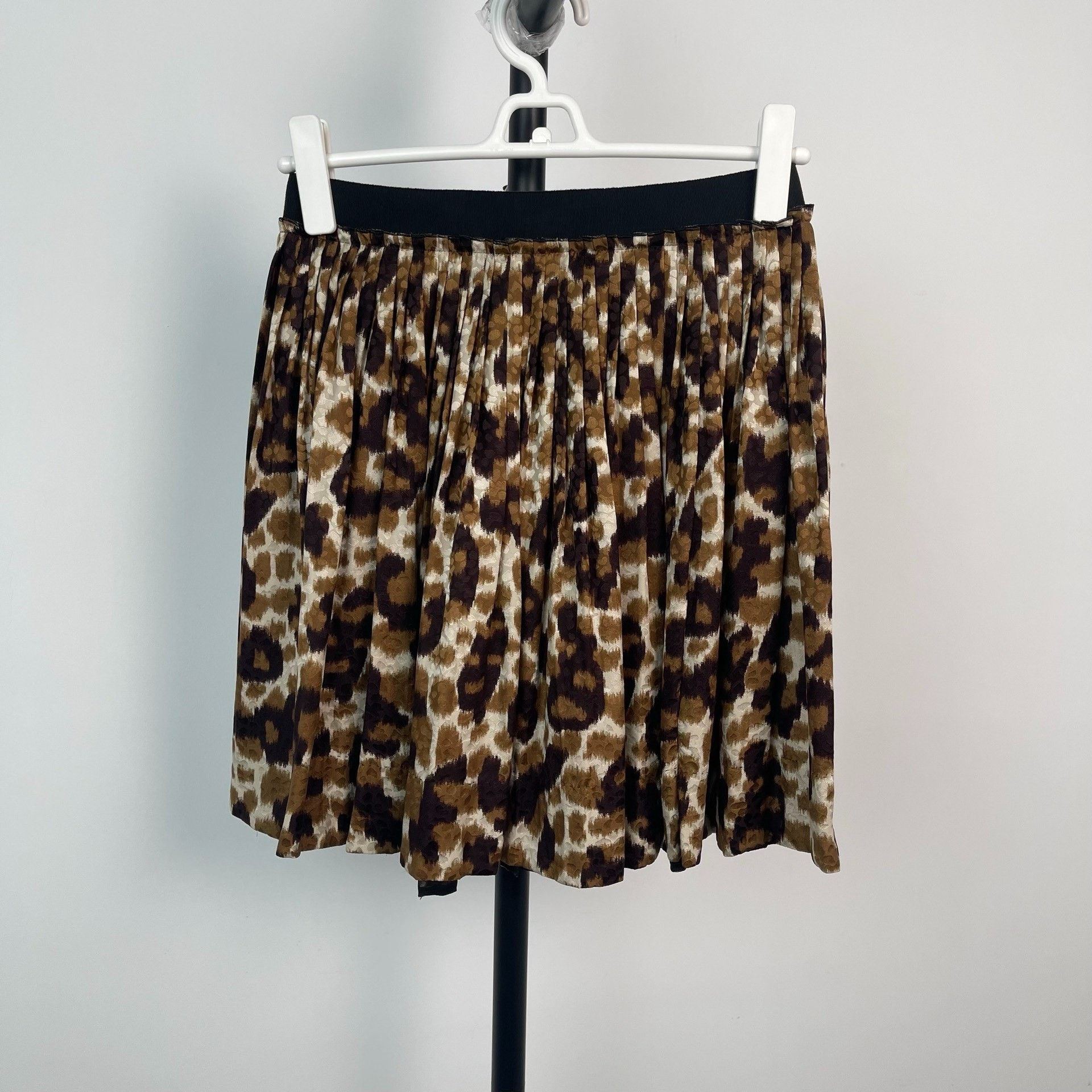 Louis Vuitton Louis Vuitton Animal Print Skirt 36 Women Size 36" / US 14 / IT 50 - 2 Thumbnail