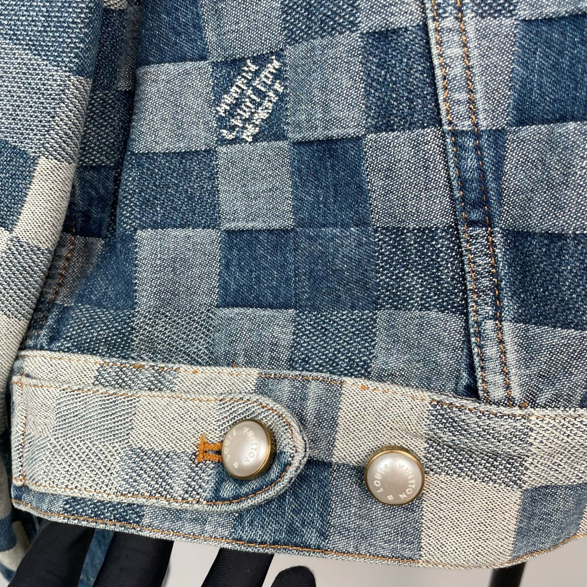Louis Vuitton Louis Vuitton Blue Light Jacket S Men Size US S / EU 44-46 / 1 - 6 Thumbnail