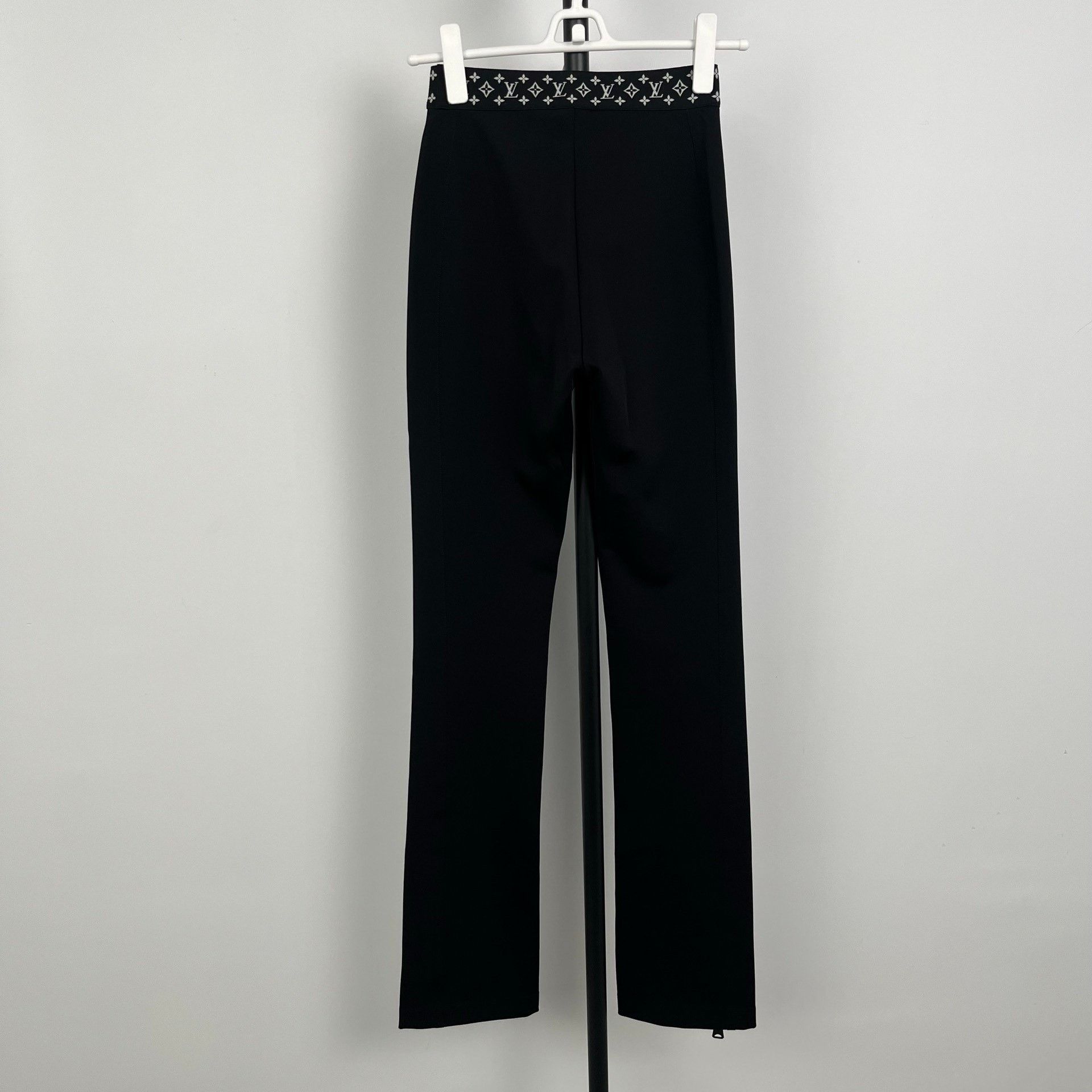 Louis Vuitton Louis Vuitton Black Pants 23 Women Size 23" - 2 Thumbnail