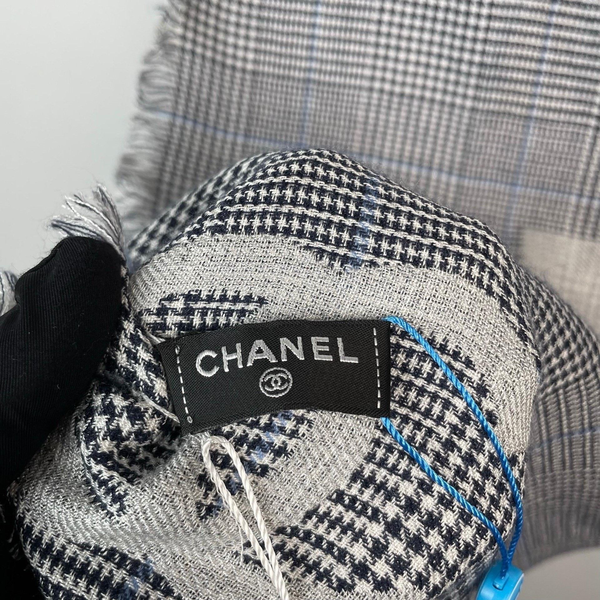 Chanel Chanel Retro Striped White Scarf 2XS Men Size ONE SIZE - 5 Thumbnail