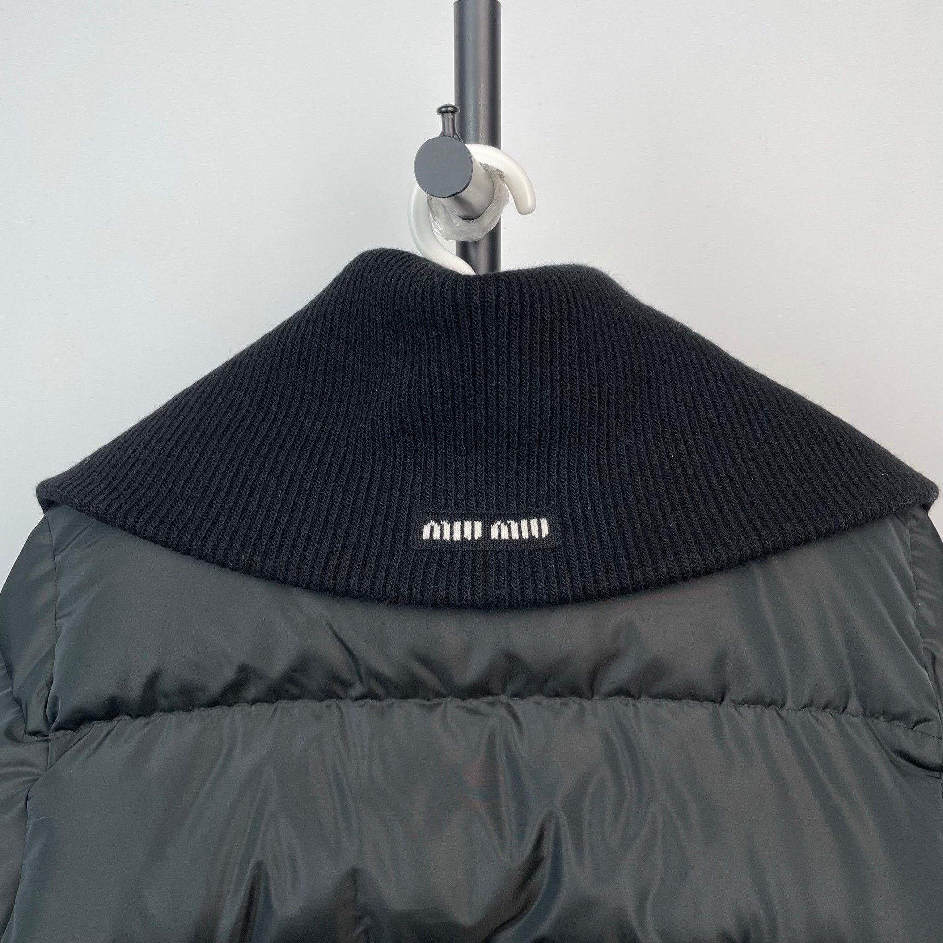 Miu Miu Miu Miu Knit Cropped Black Down Jacket 40 Women Size M / US 6-8 / IT 42-44 - 4 Thumbnail