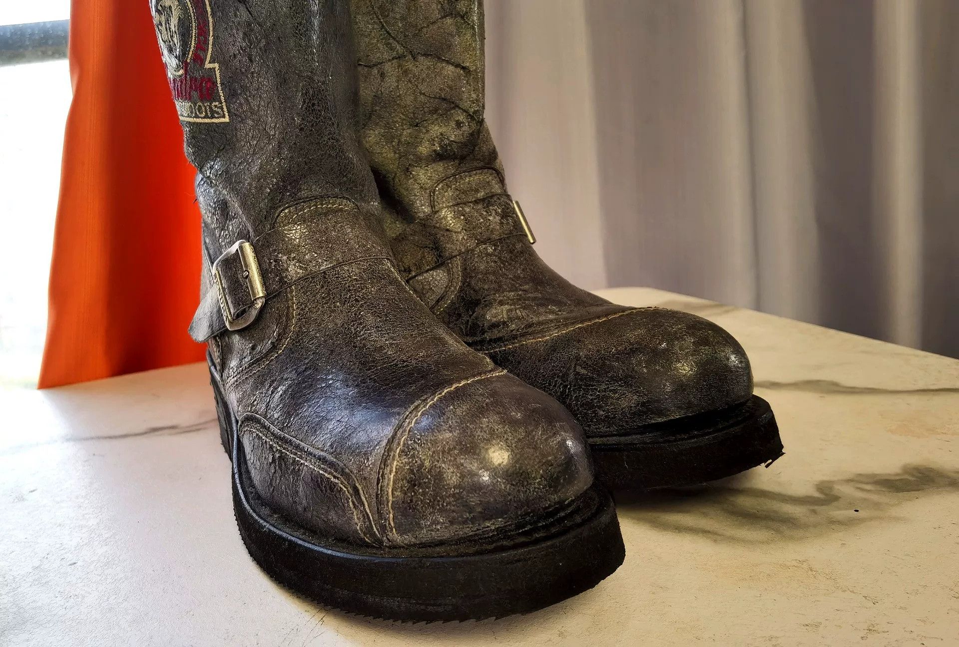 Red Wing Sendra 3565 Limited Distressed Engineer Boots Size US 10 / EU 43 - 2 Thumbnail