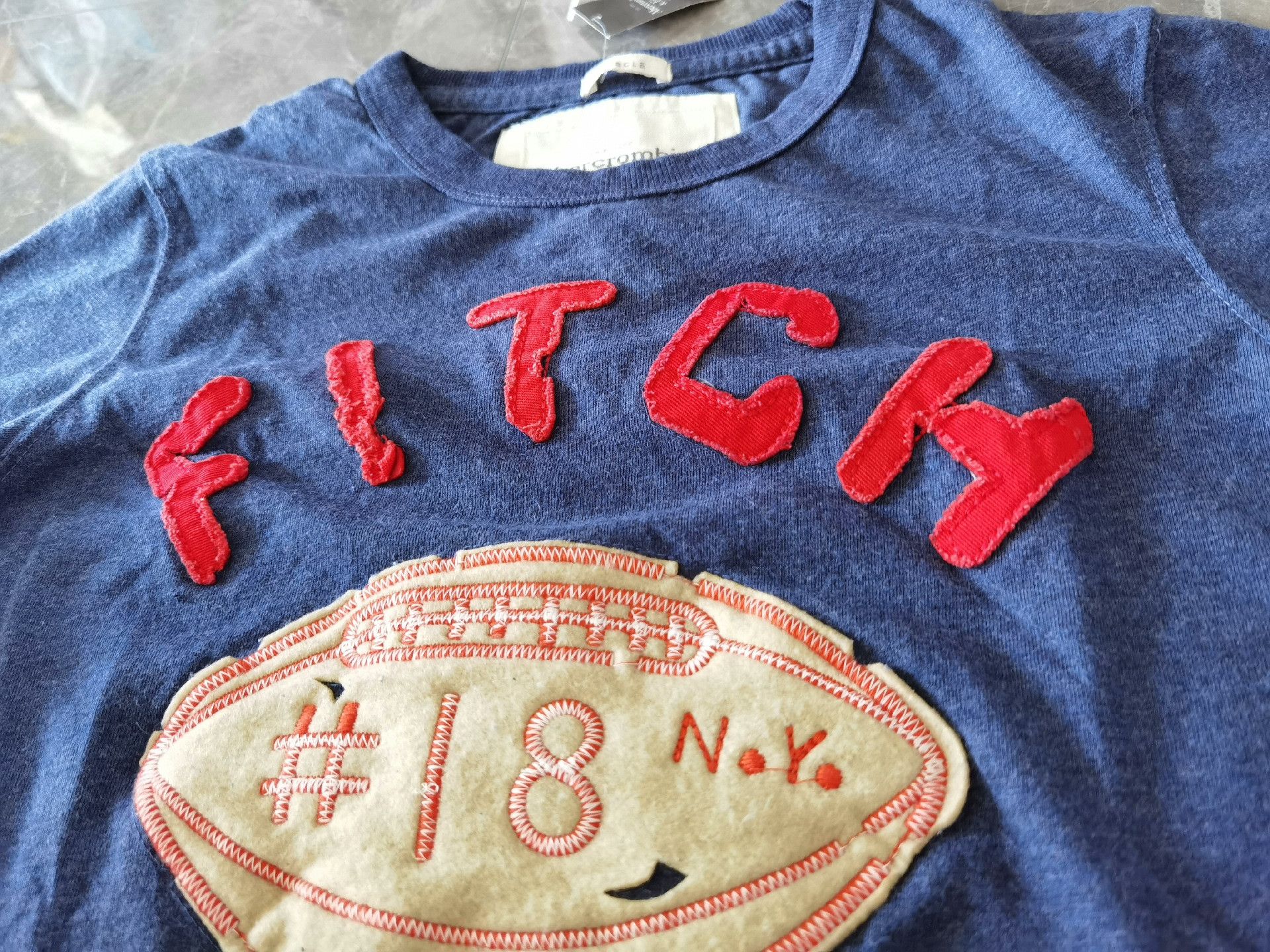 Abercrombie & Fitch Abercrombie Fitch Vintage Short Sleeve T-shirt Size US S / EU 44-46 / 1 - 3 Thumbnail