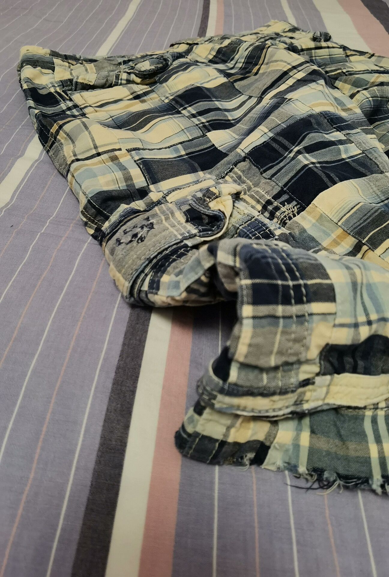 Abercrombie & Fitch AF 2007 Distressed Patchwork Cargo Shorts Size US 34 / EU 50 - 4 Thumbnail