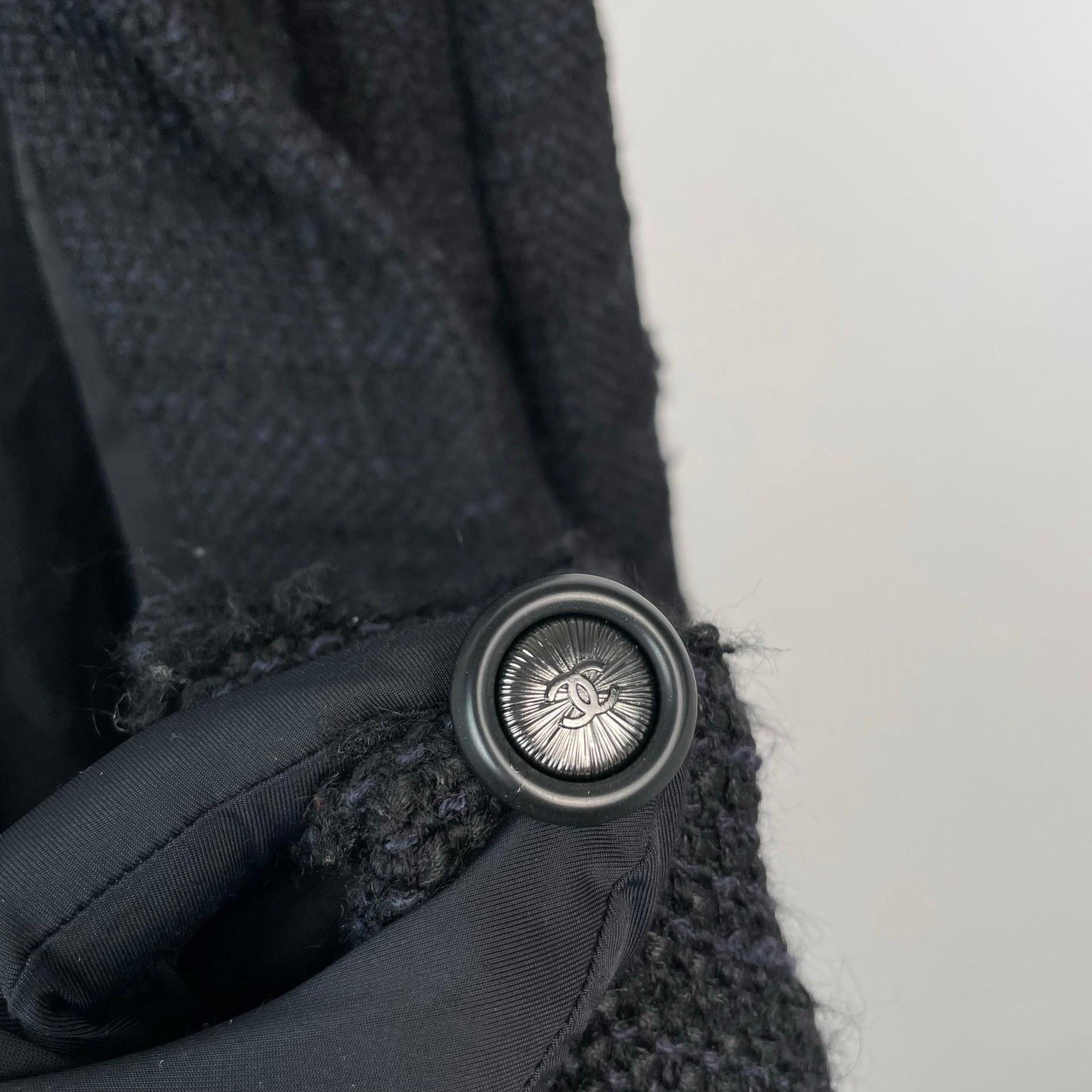 Chanel Chanel Black Heavy Coat 38 Men Size US S / EU 44-46 / 1 - 4 Thumbnail
