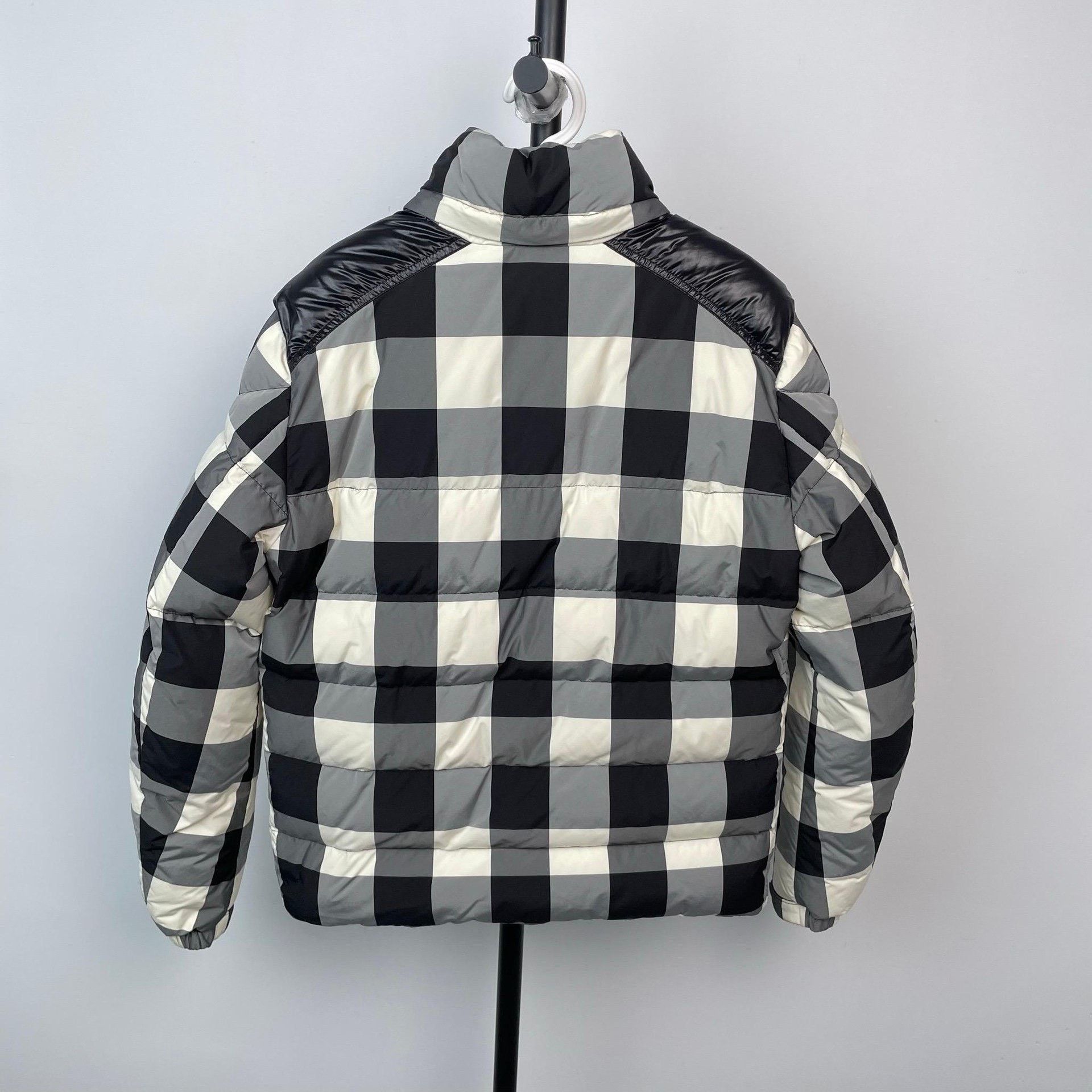 Moncler Moncler Down Plaid Black Heavy Coat 25 Men Size US XS / EU 42 / 0 - 2 Thumbnail