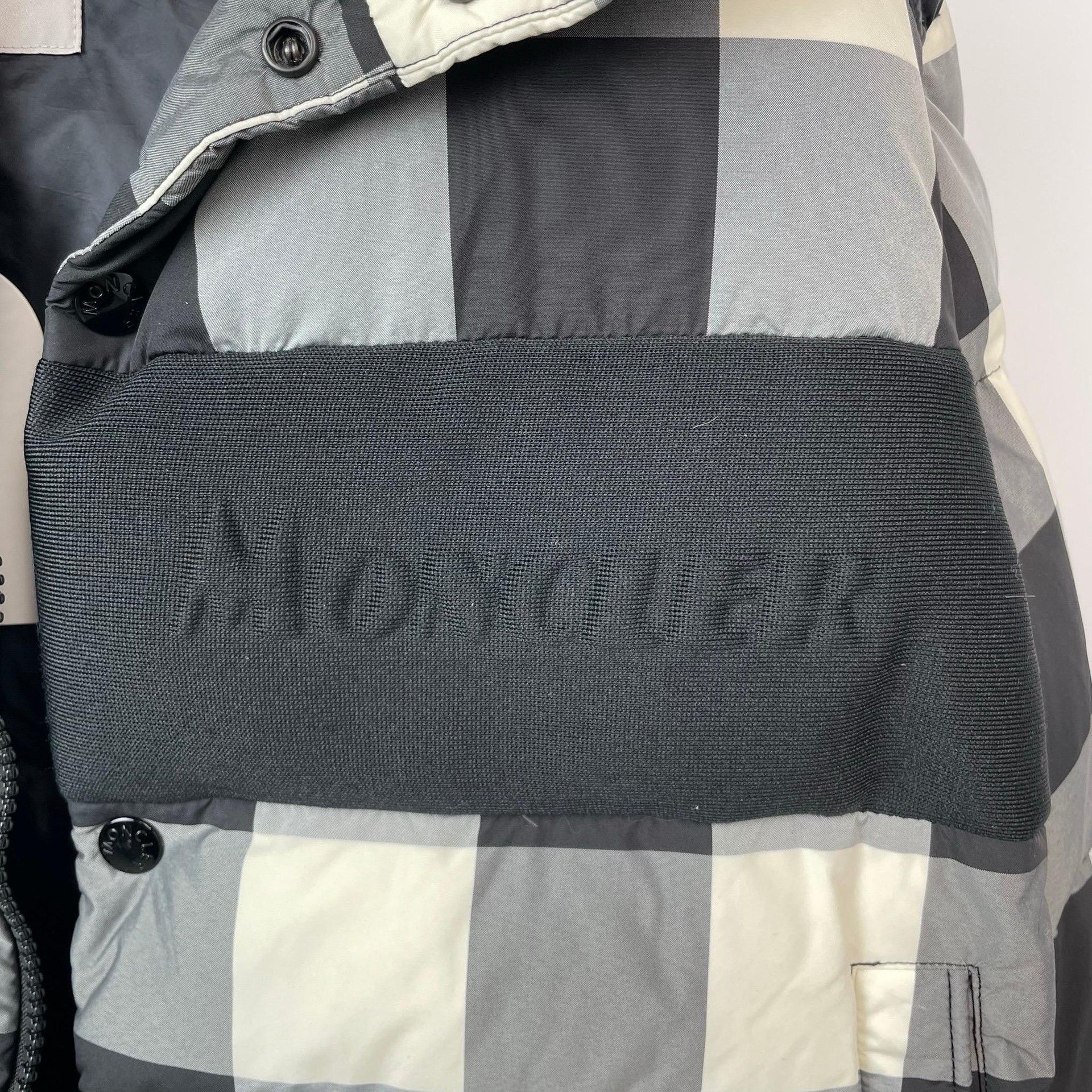 Moncler Moncler Down Plaid Black Heavy Coat 25 Men Size US XS / EU 42 / 0 - 5 Thumbnail
