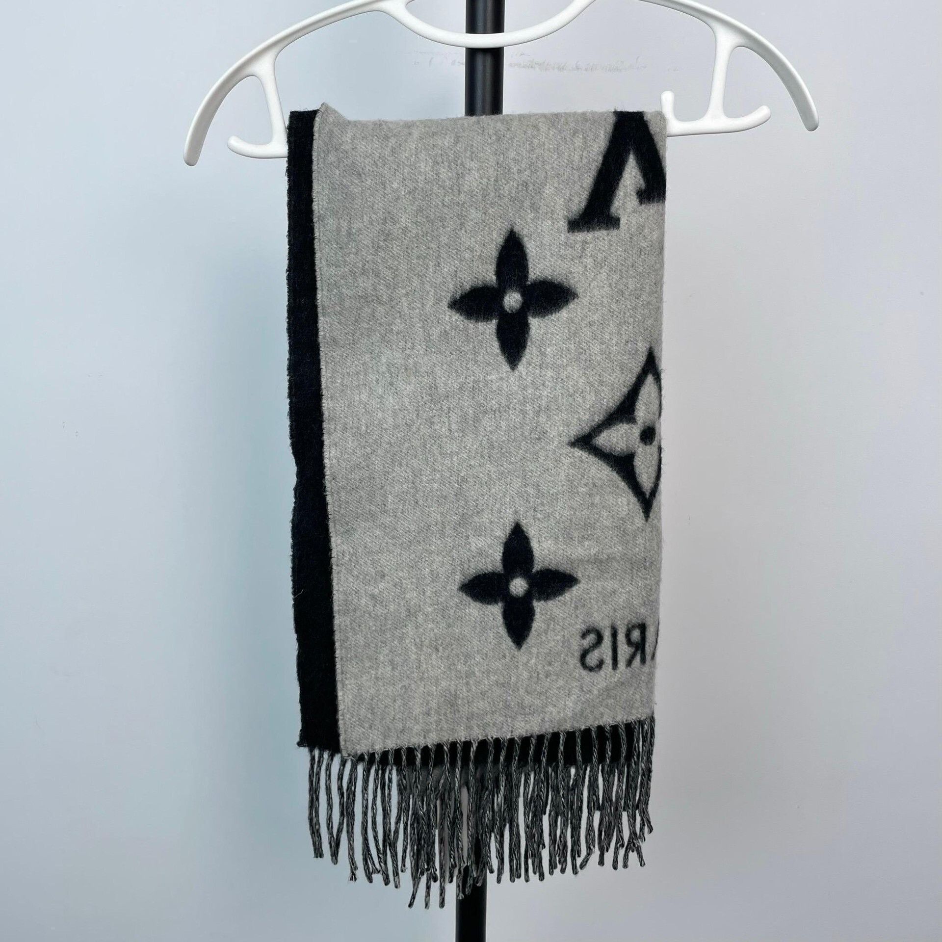 Louis Vuitton Louis Vuitton Multi Scarf XS Men Size ONE SIZE - 4 Thumbnail