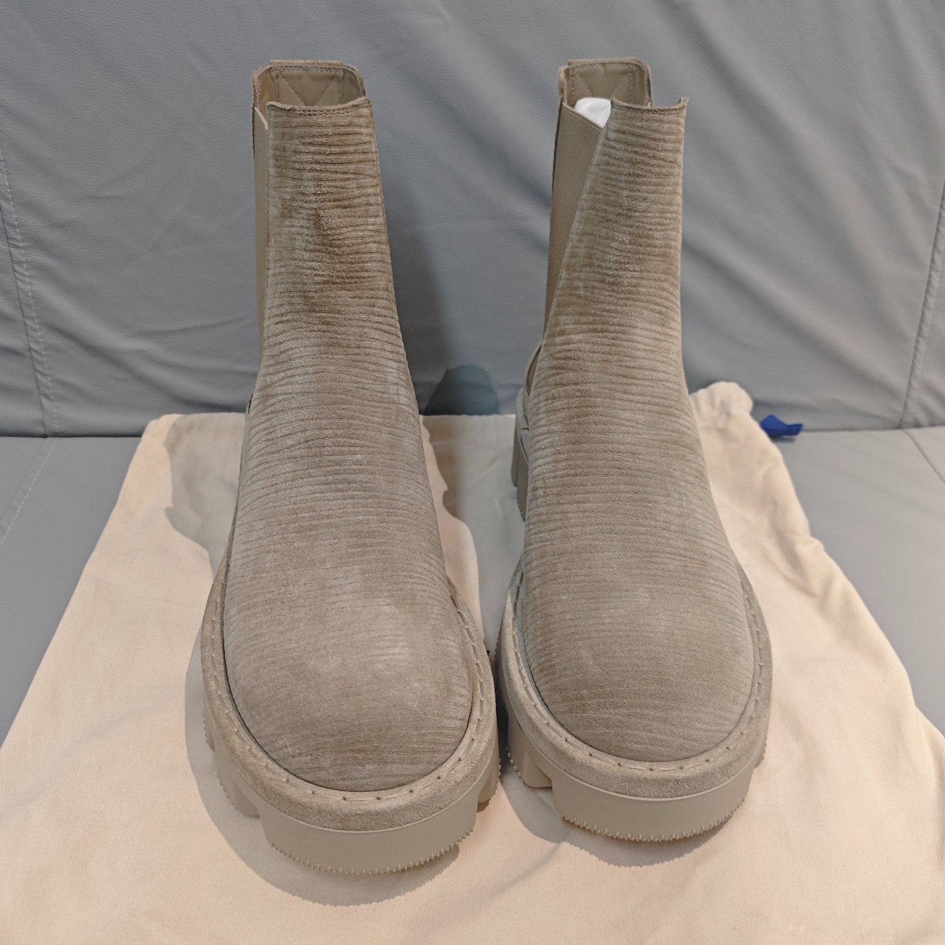 Louis Vuitton Louis Vuitton Beige Boots 9 Men Size US 9 / EU 42 - 7 Thumbnail