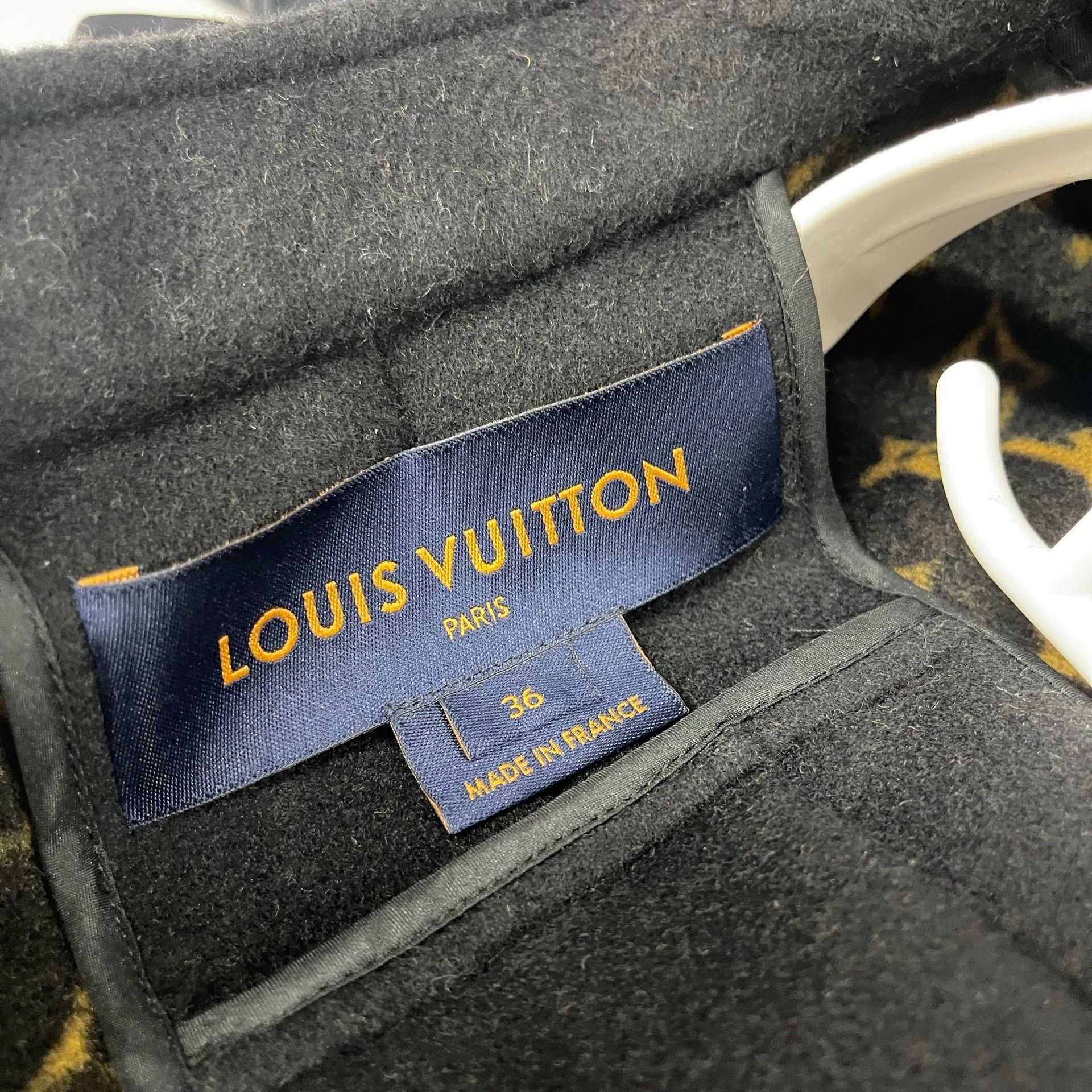 Louis Vuitton Louis Vuitton Black Heavy Coat 36 Men Size US S / EU 44-46 / 1 - 4 Thumbnail