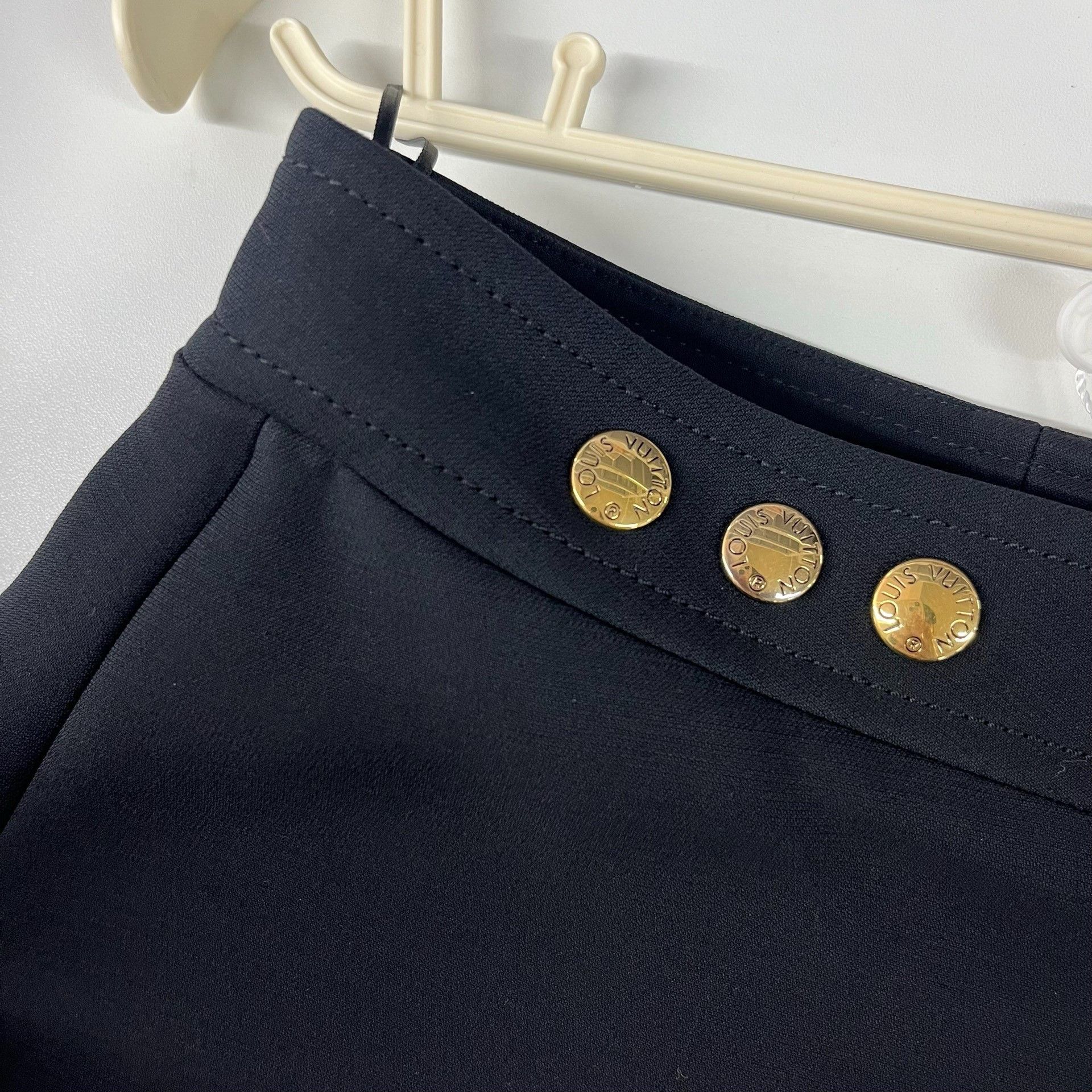 Louis Vuitton Louis Vuitton Black Skirt 34 Women Size 34" / US 12 / IT 48 - 3 Thumbnail