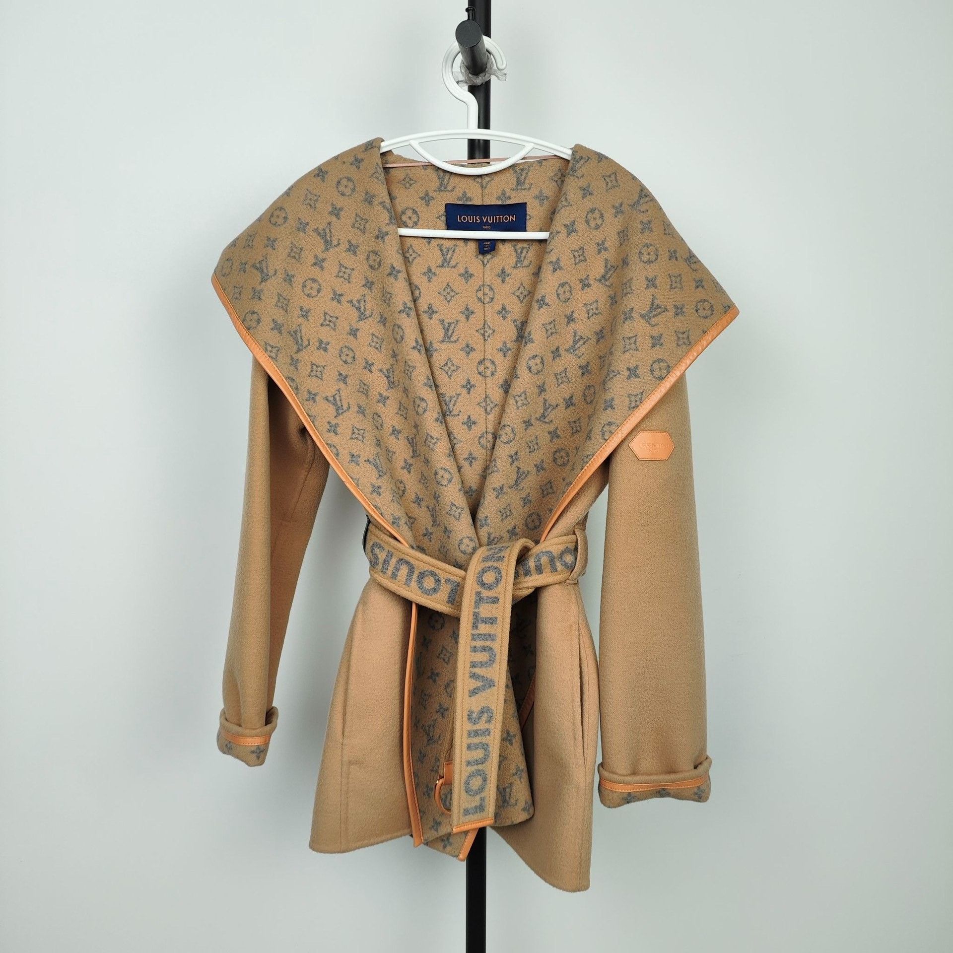 Louis Vuitton Louis Vuitton Brown Heavy Coat 34 Men Size US XS / EU 42 / 0 - 9 Thumbnail
