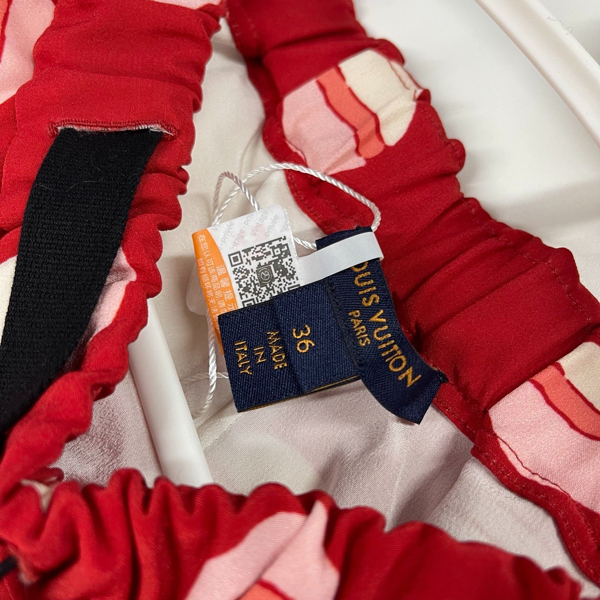 Louis Vuitton Louis Vuitton Red Shorts 36 Men Size US 36 / EU 52 - 3 Thumbnail