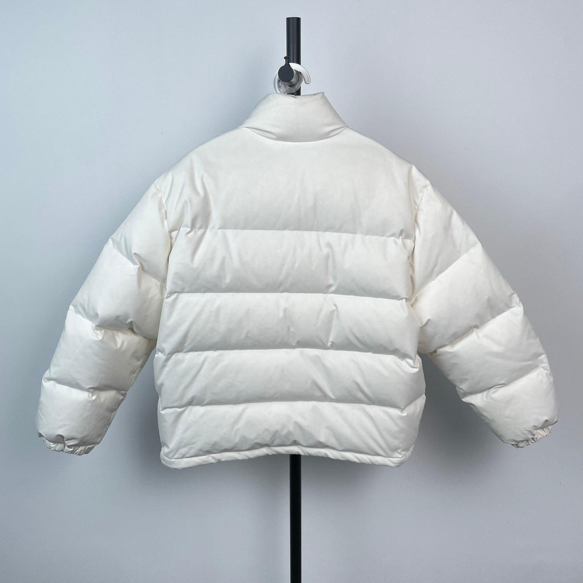 Gucci Gucci Down White Down Jacket 40 Women Size M / US 6-8 / IT 42-44 - 2 Thumbnail