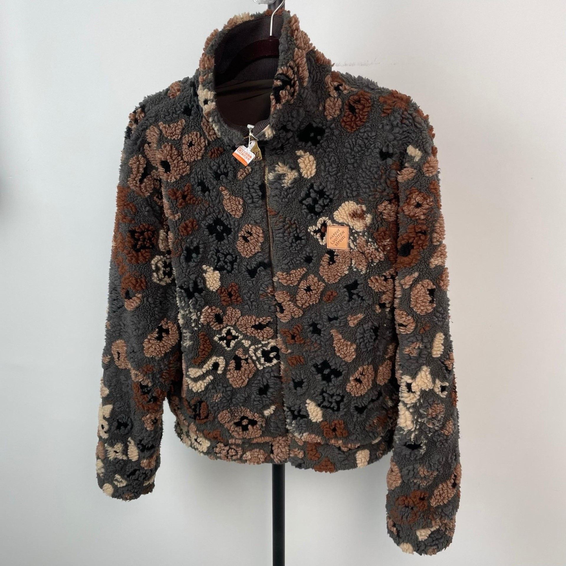 Louis Vuitton Louis Vuitton Multi Light Jacket M Men Size US M / EU 48-50 / 2 - 2 Thumbnail