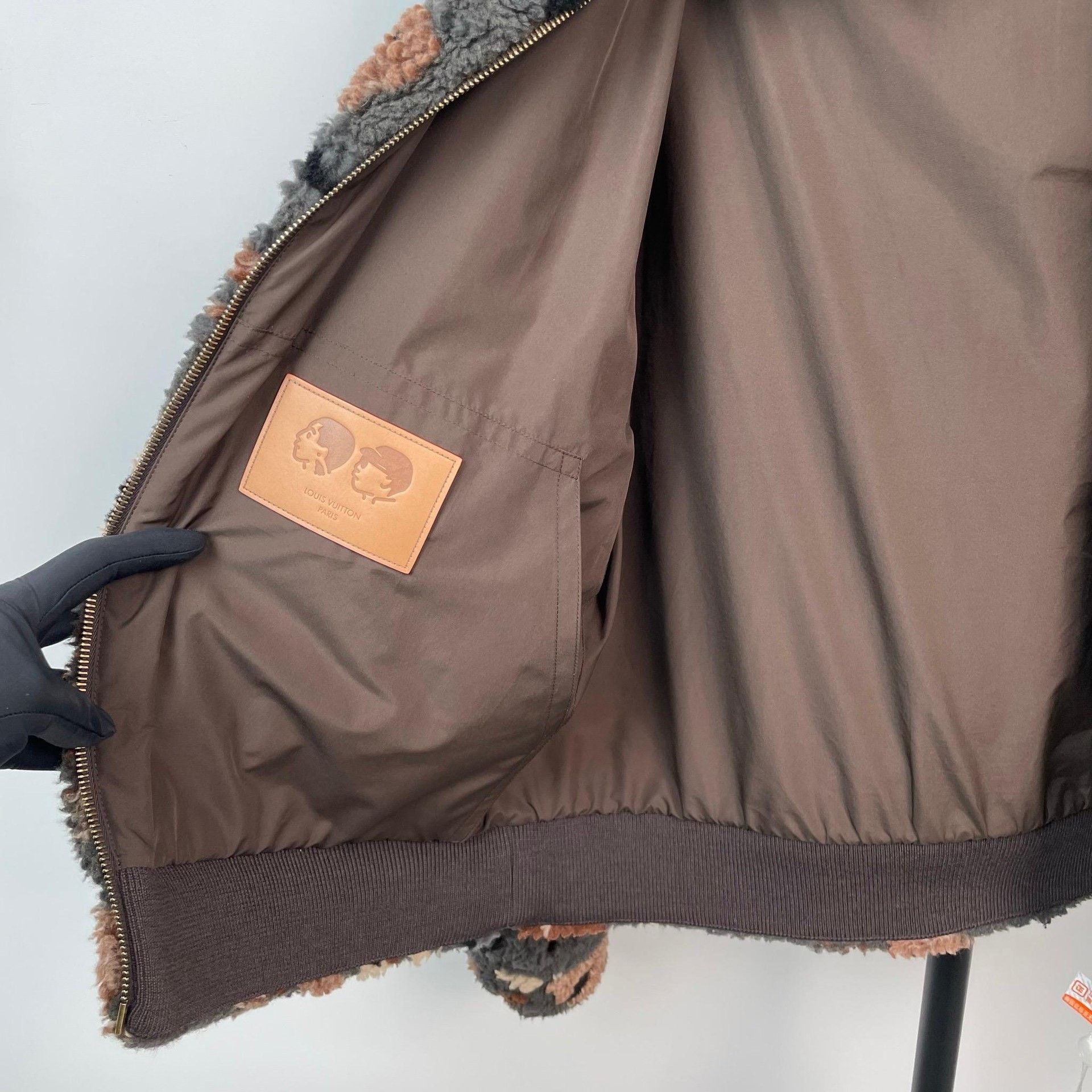 Louis Vuitton Louis Vuitton Multi Light Jacket M Men Size US M / EU 48-50 / 2 - 5 Thumbnail