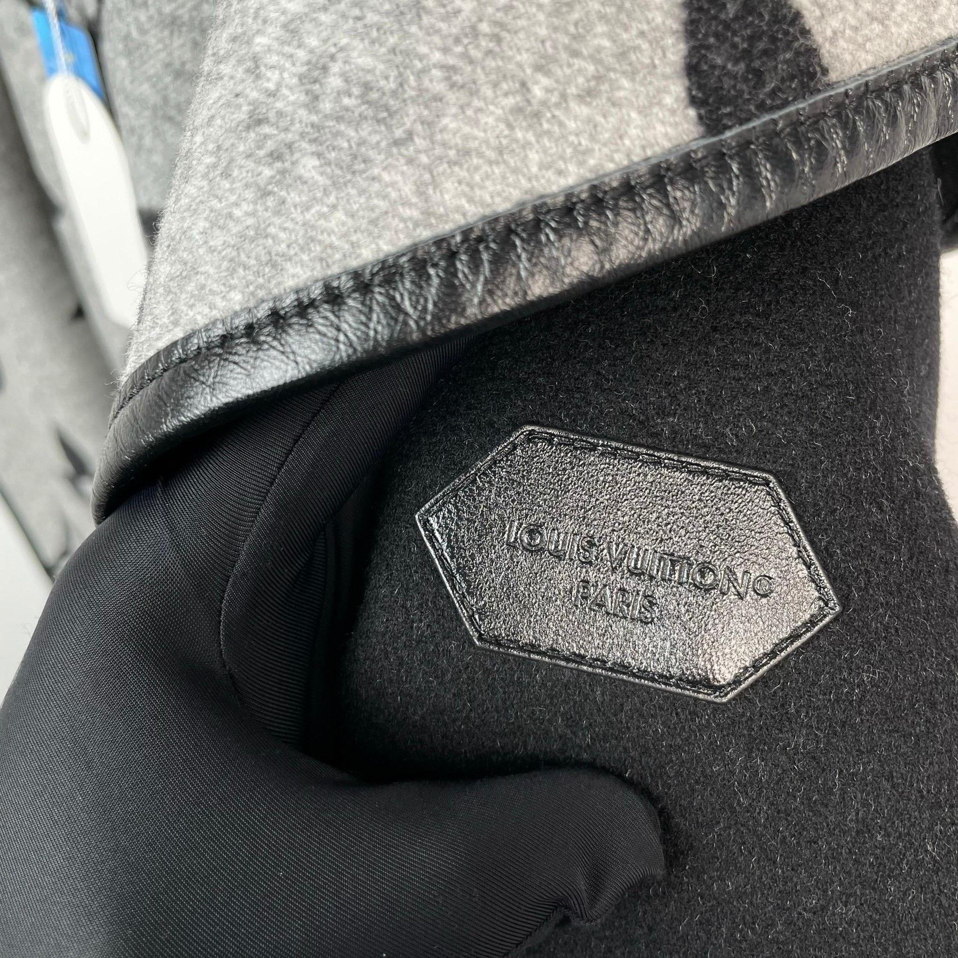 Louis Vuitton Louis Vuitton Gray Heavy Coat 34 Men Size US XS / EU 42 / 0 - 4 Thumbnail
