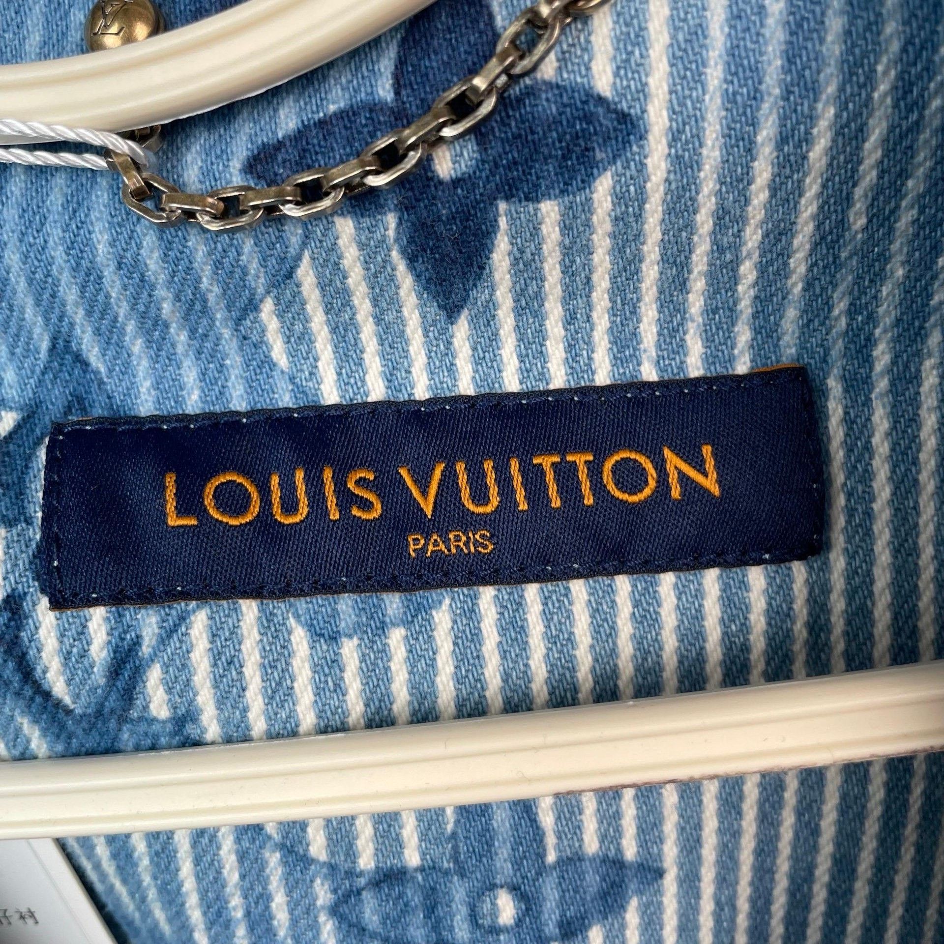 Louis Vuitton Louis Vuitton Blue Shirt L Men Size US L / EU 52-54 / 3 - 7 Thumbnail