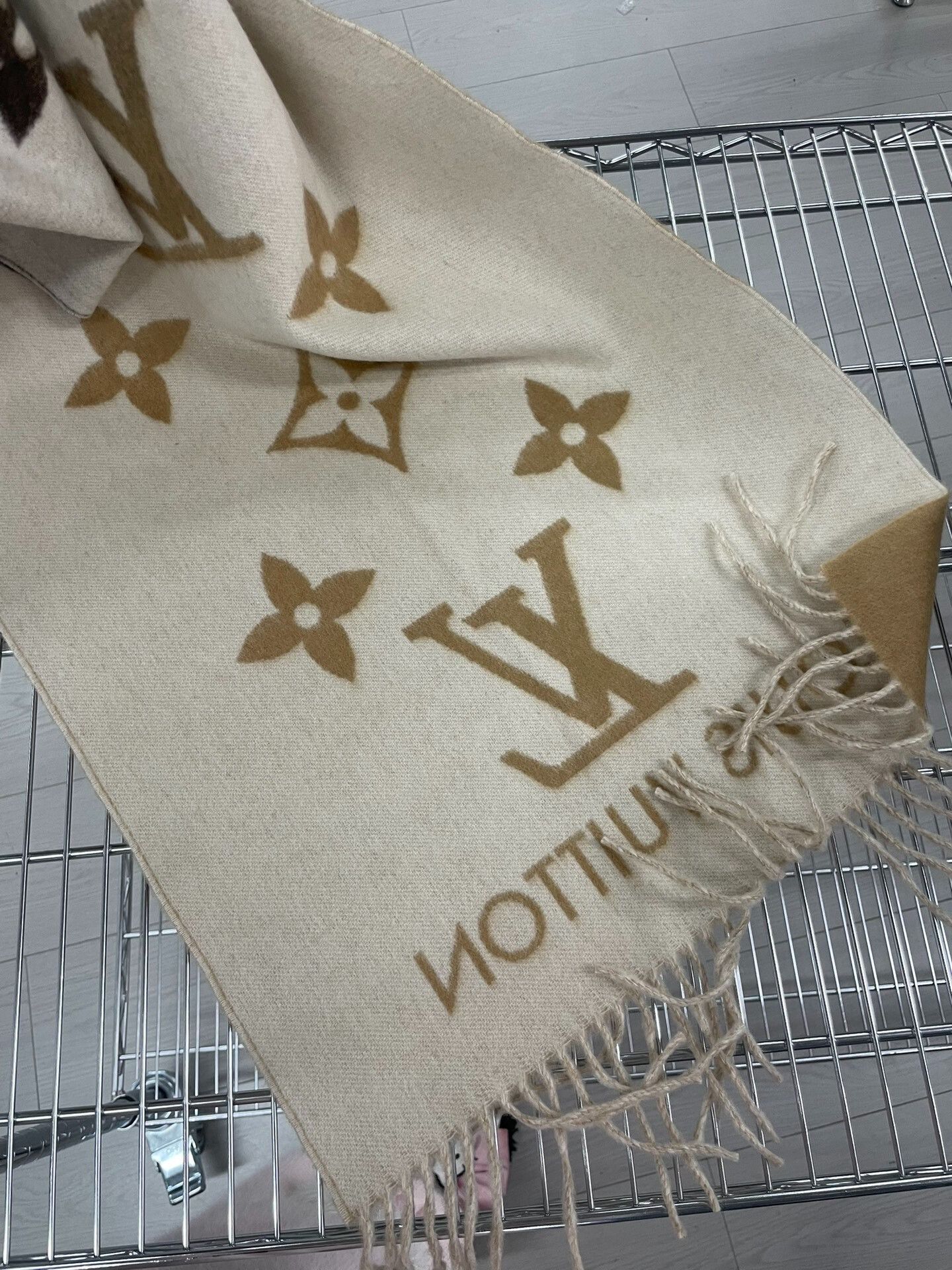 Louis Vuitton Louis Vuitton Multi Scarf S Men Size ONE SIZE - 6 Thumbnail