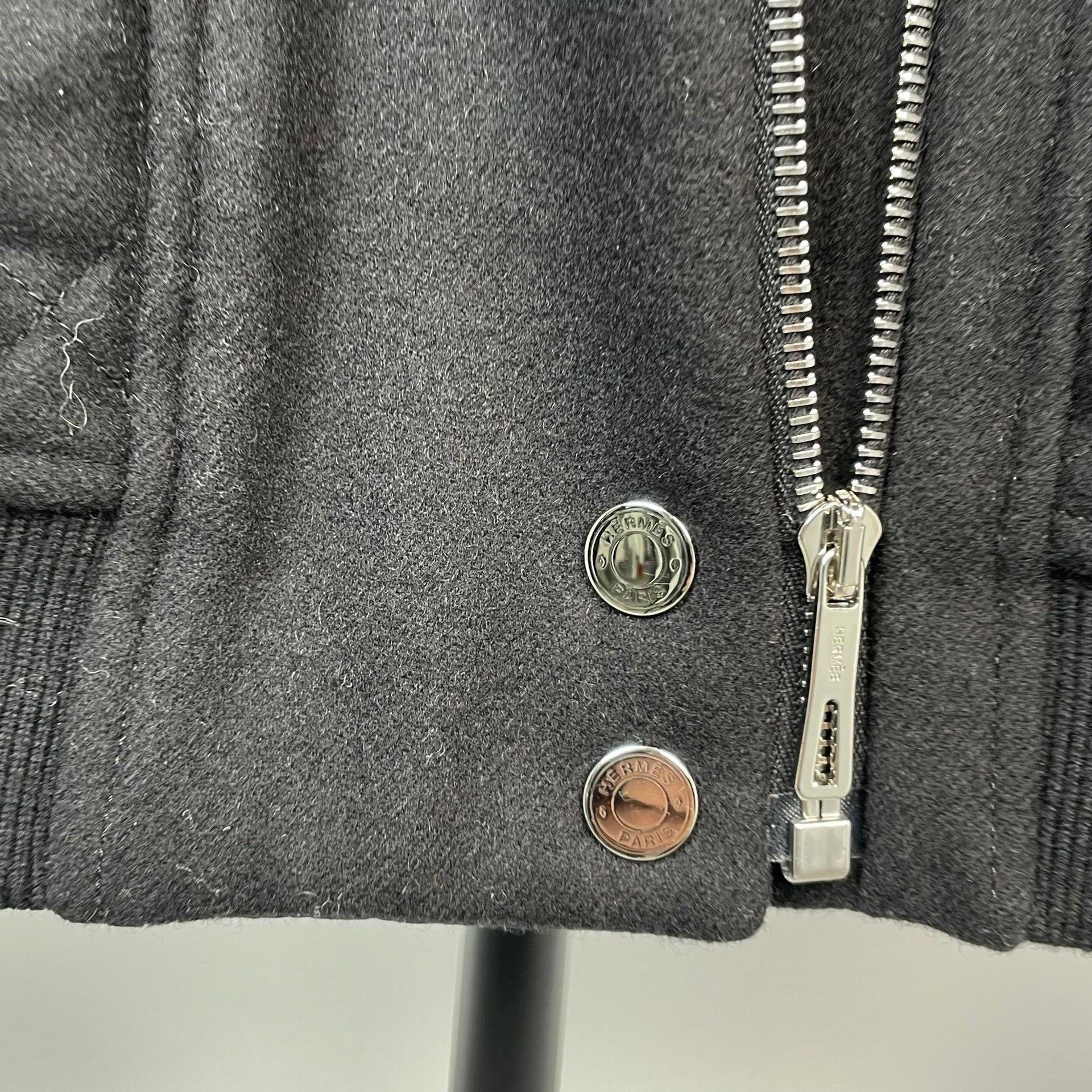 Hermes Hermes Plaid Black Down Jacket 34 Women Size XS / US 0-2 / IT 36-38 - 6 Thumbnail