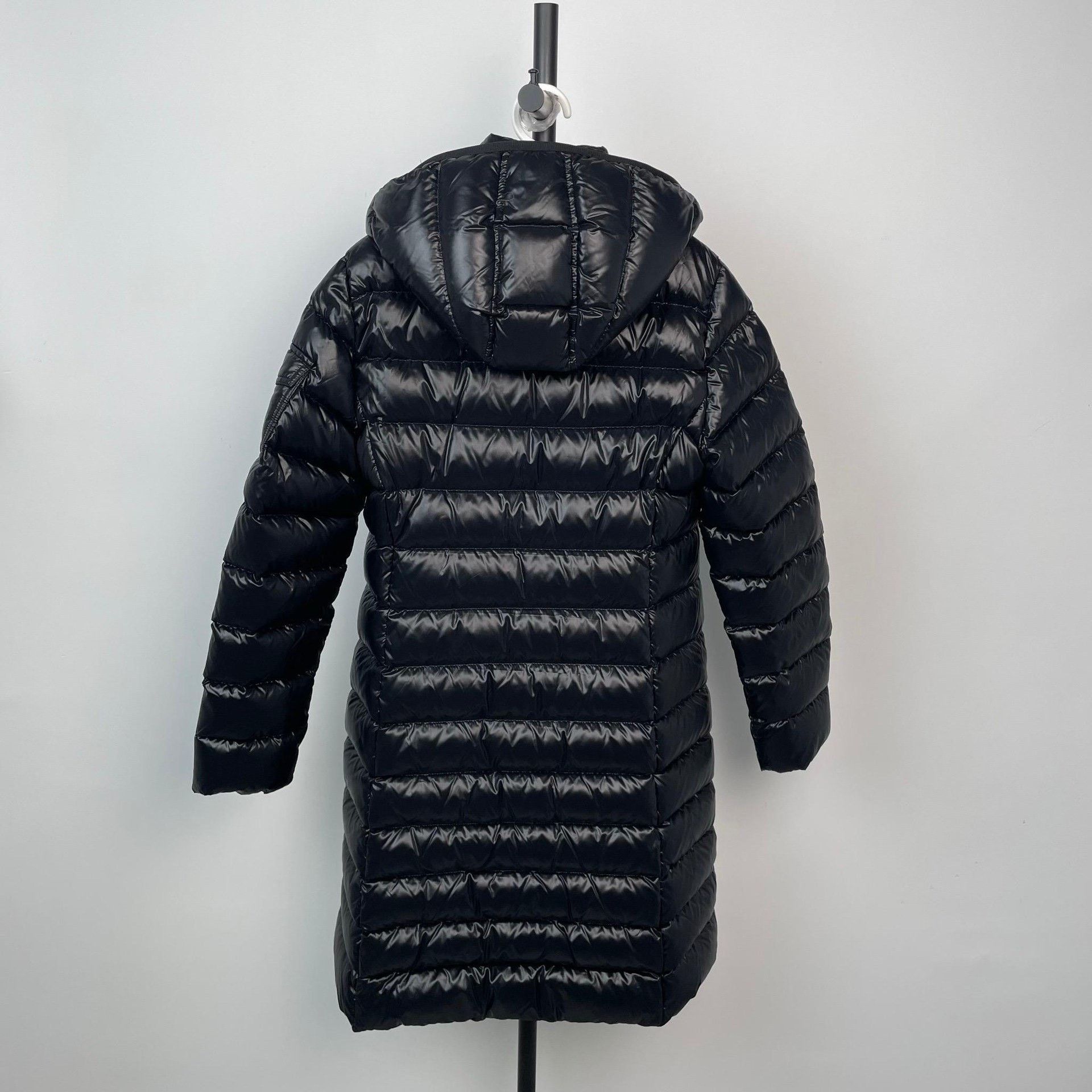 Moncler Moncler Embroidered Long Black Down Jacket M Women Size M / US 6-8 / IT 42-44 - 2 Thumbnail