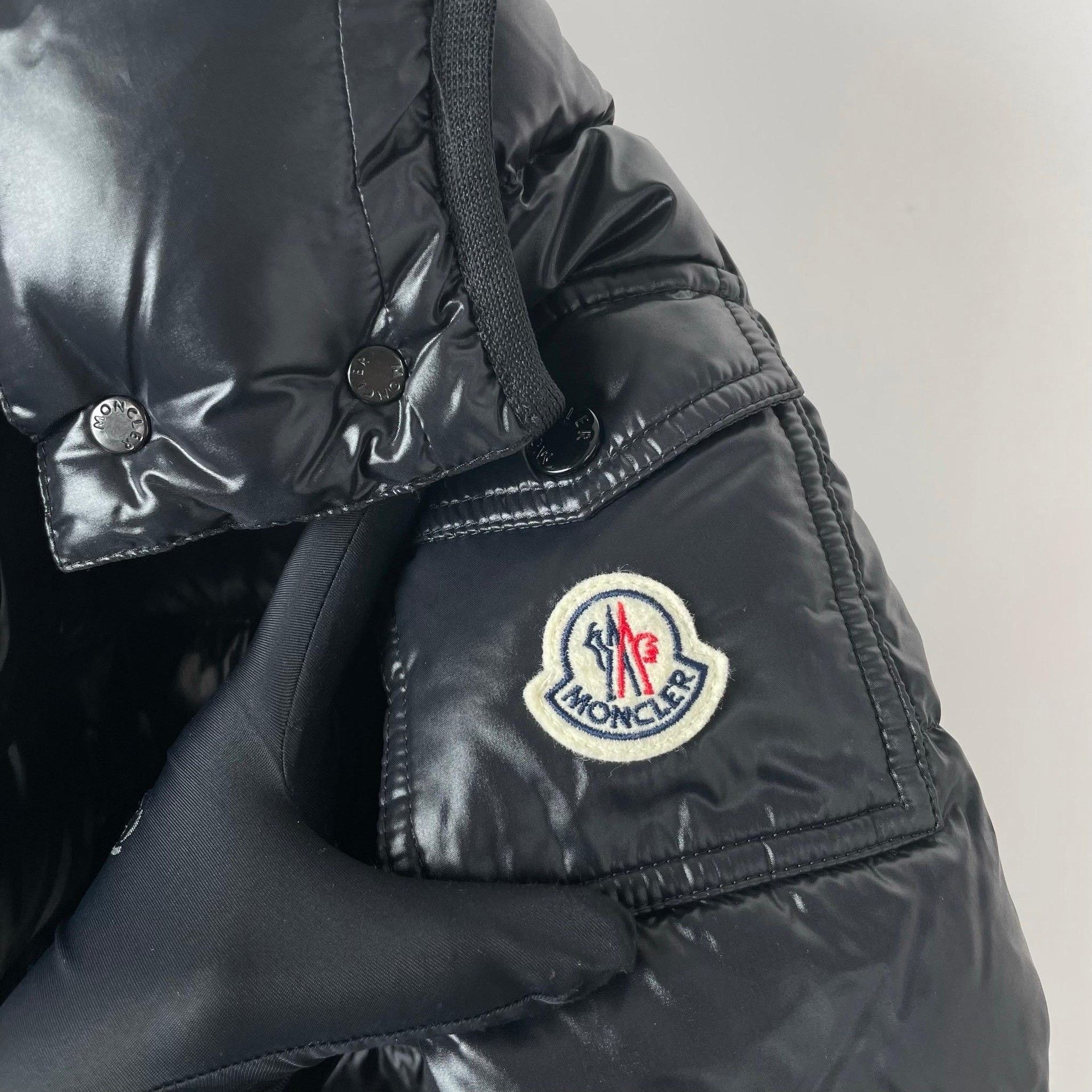 Moncler Moncler Embroidered Long Black Down Jacket M Women Size M / US 6-8 / IT 42-44 - 3 Thumbnail