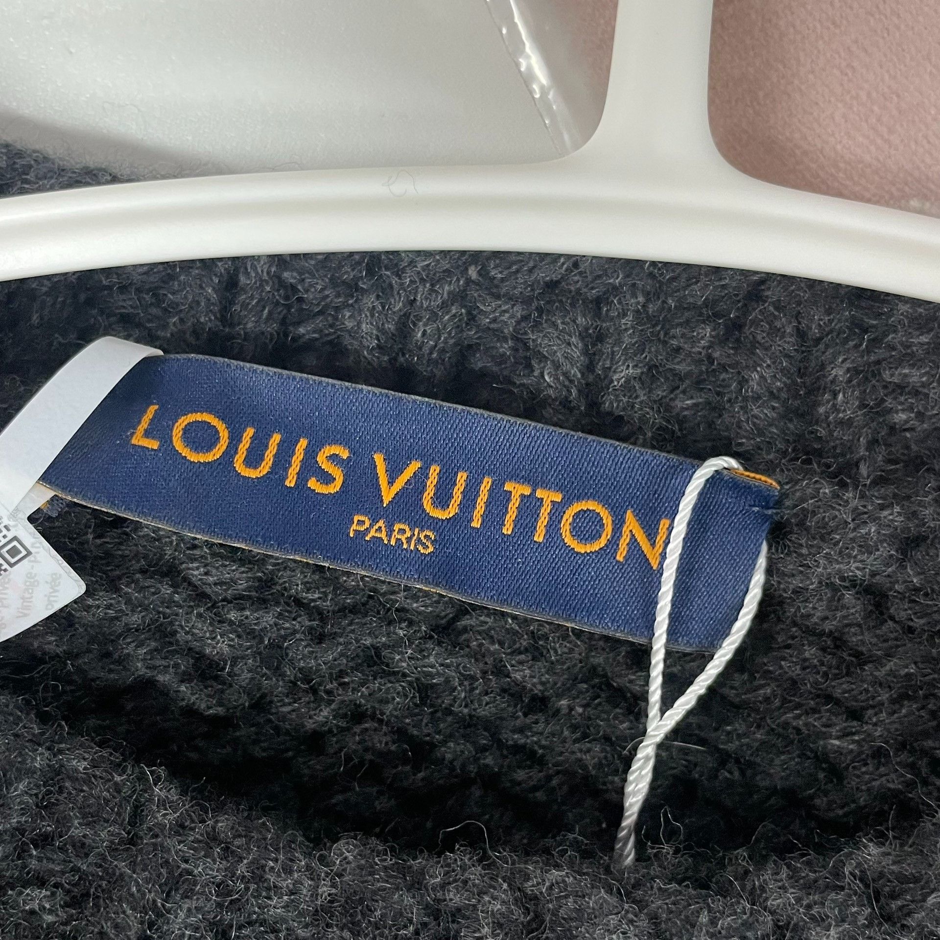 Louis Vuitton Louis Vuitton Black Sweater M Men Size US M / EU 48-50 / 2 - 4 Thumbnail