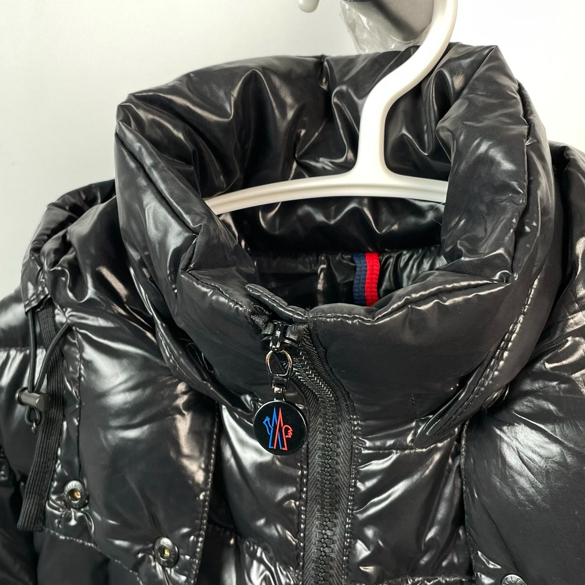 Moncler Moncler Embroidered Long Black Down Jacket M Women Size M / US 6-8 / IT 42-44 - 4 Thumbnail