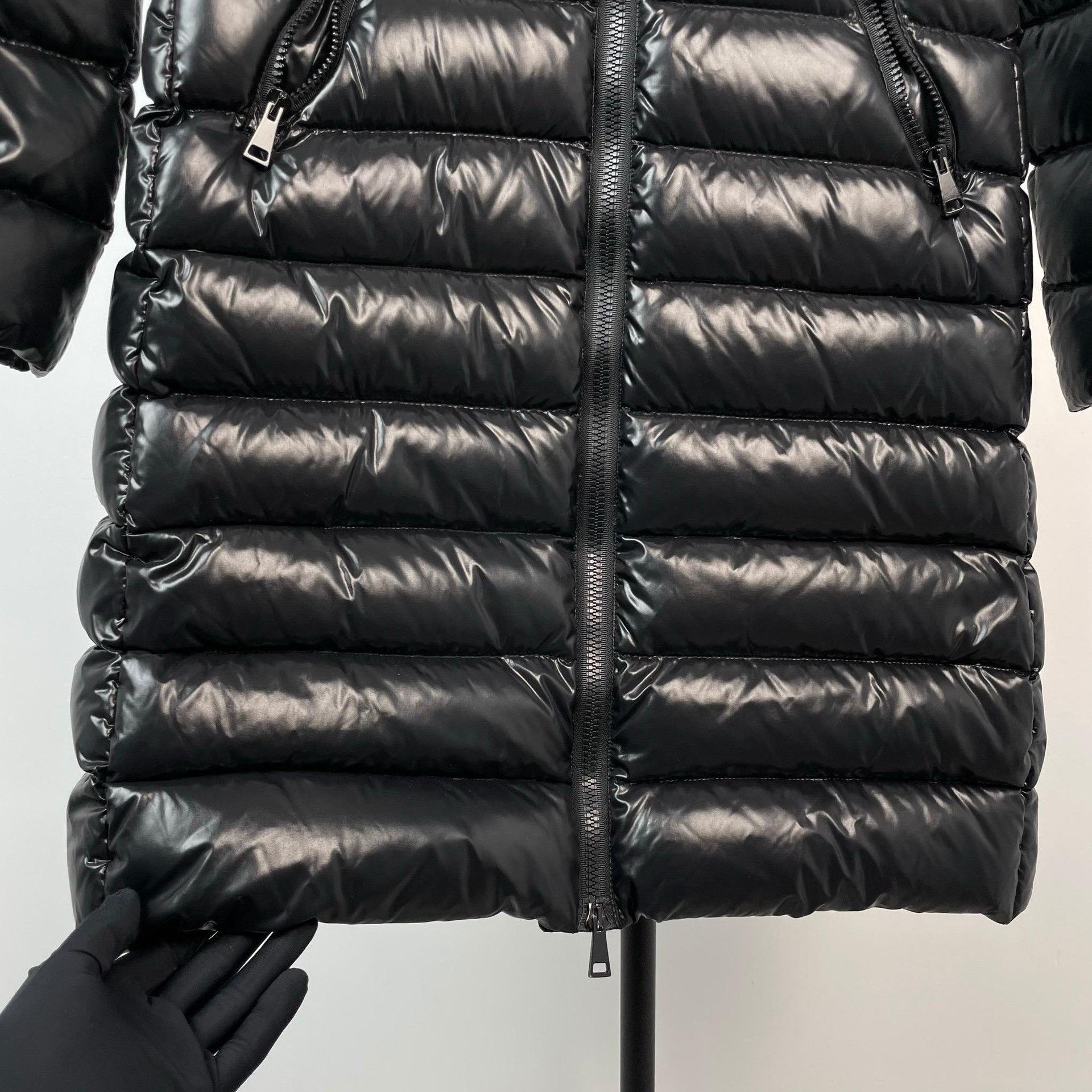 Moncler Moncler Embroidered Long Black Down Jacket M Women Size M / US 6-8 / IT 42-44 - 5 Thumbnail