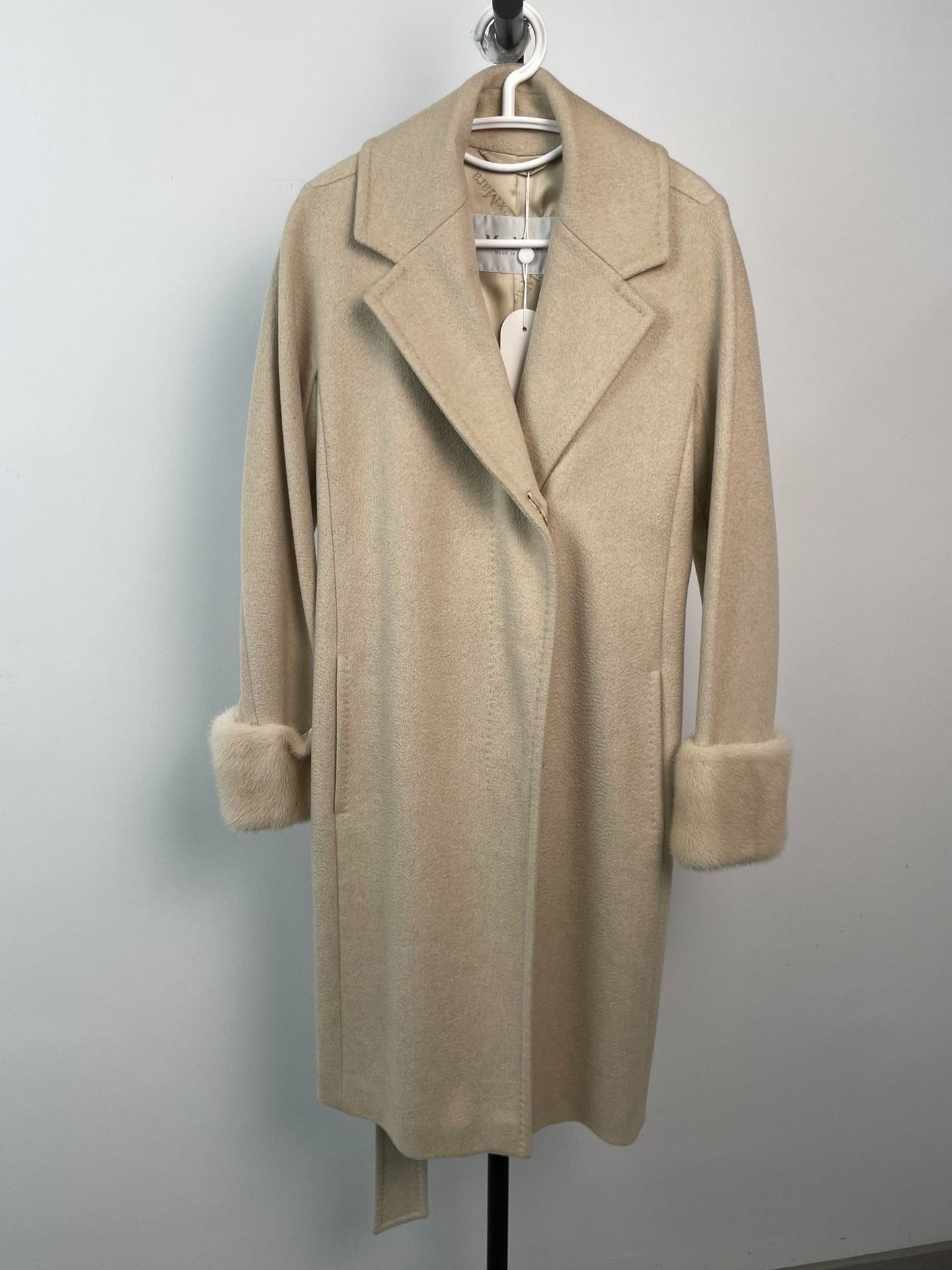 Max Mara Max Mara White Coat 38 Women Size S / US 4 / IT 40 - 2 Thumbnail