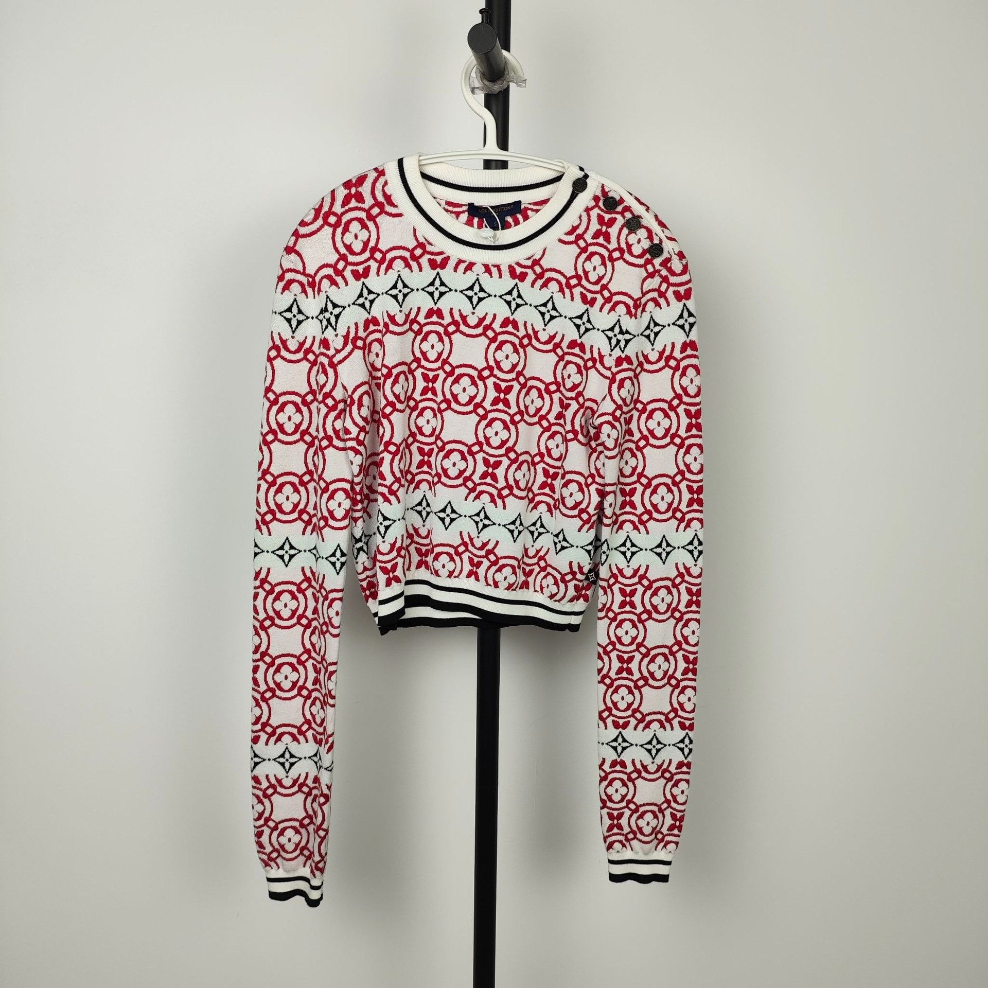 Louis Vuitton Louis Vuitton Red Sweater S Women Size S / US 4 / IT 40 - 8 Thumbnail