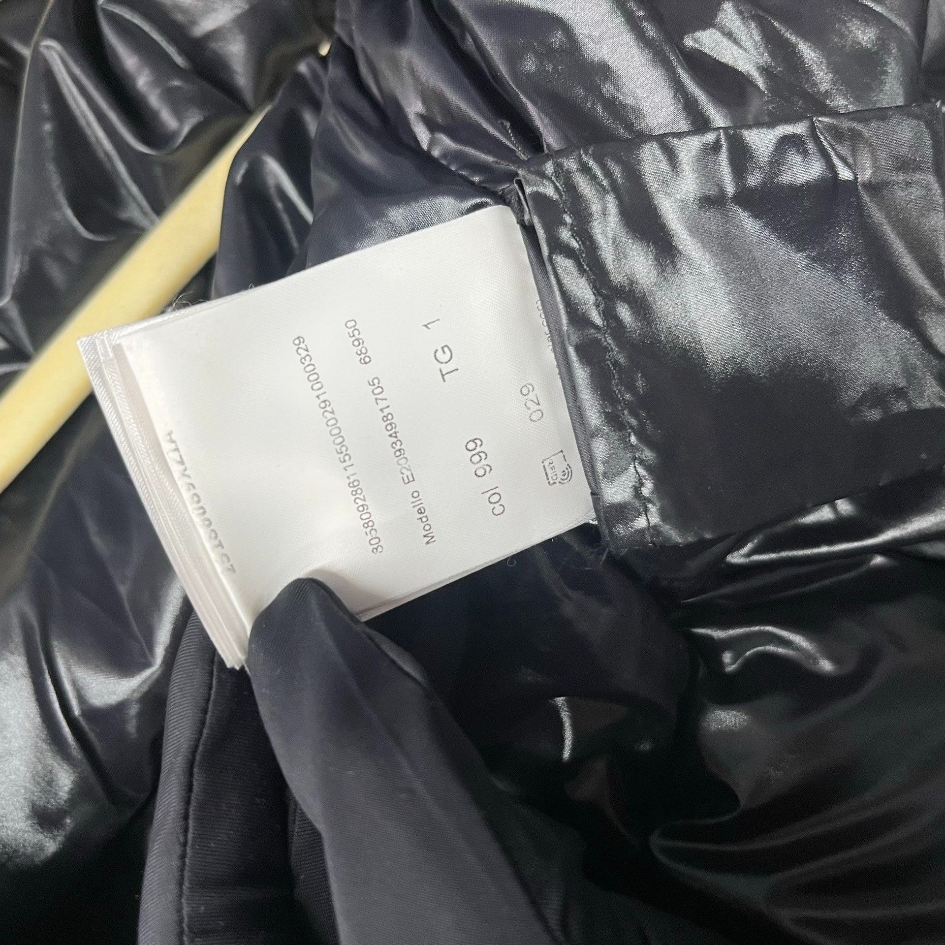 Moncler Moncler Embroidered Long Black Down Jacket M Women Size M / US 6-8 / IT 42-44 - 8 Thumbnail