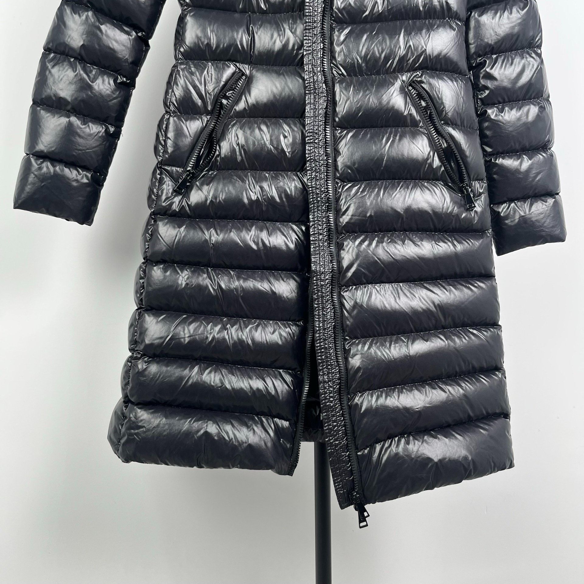 Moncler Moncler Embroidered Long Black Down Jacket M Women Size M / US 6-8 / IT 42-44 - 4 Thumbnail