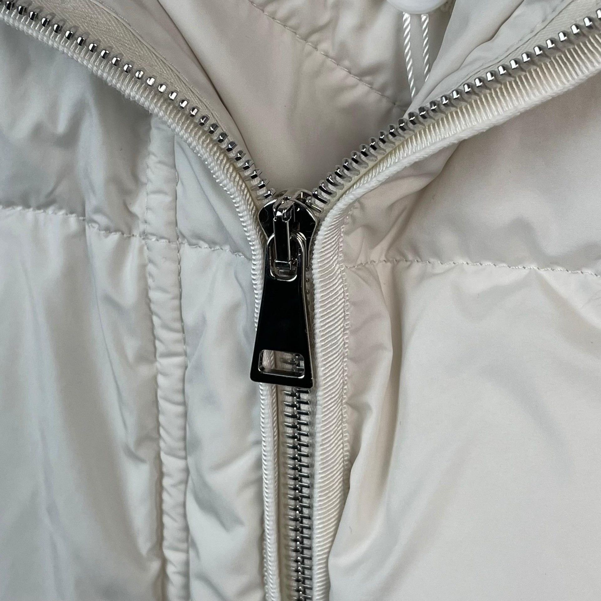 Moncler Moncler White Down Jacket 23 Women Size XS / US 0-2 / IT 36-38 - 5 Thumbnail