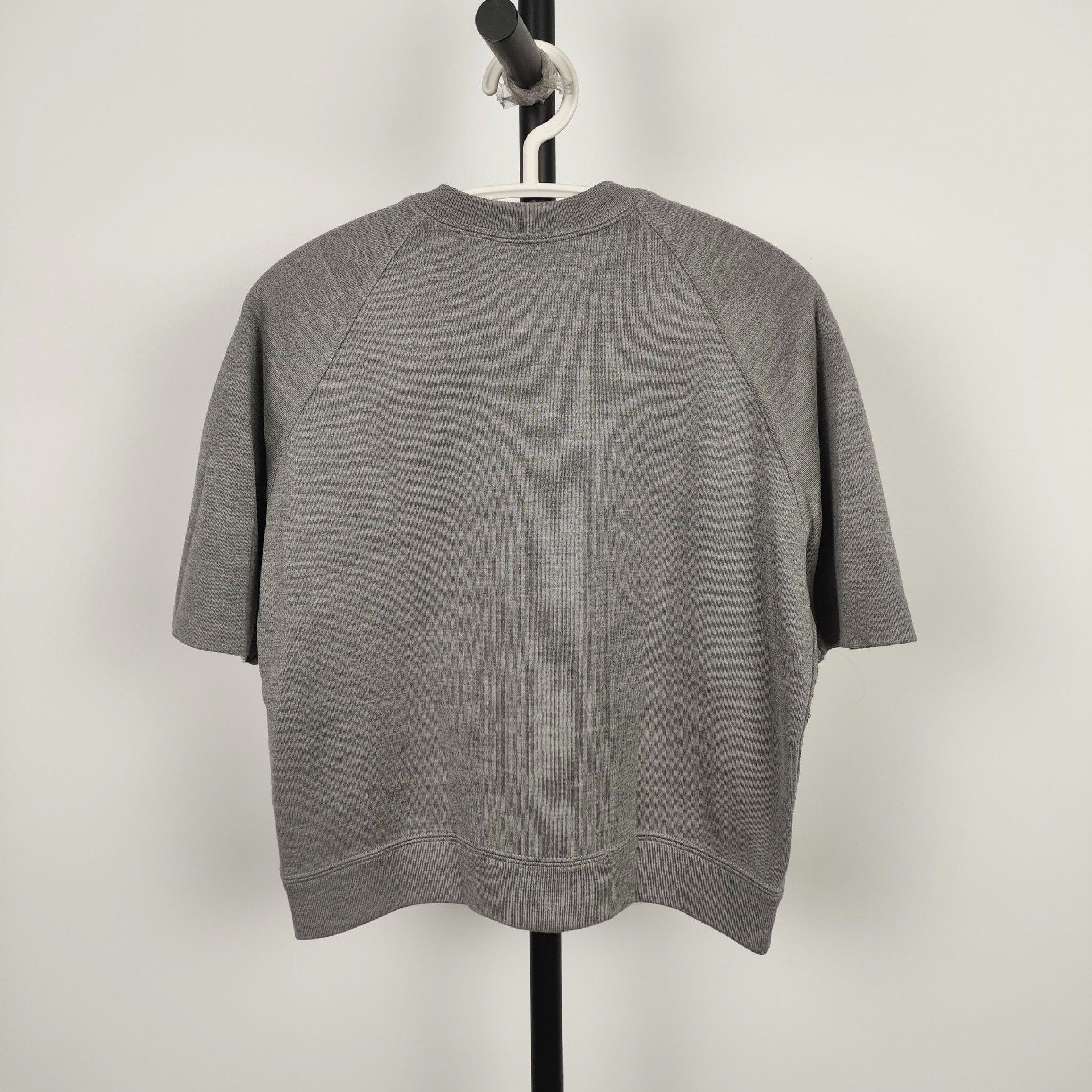 Louis Vuitton Louis Vuitton Gray T-Shirt XS Women Size XS / US 0-2 / IT 36-38 - 2 Thumbnail