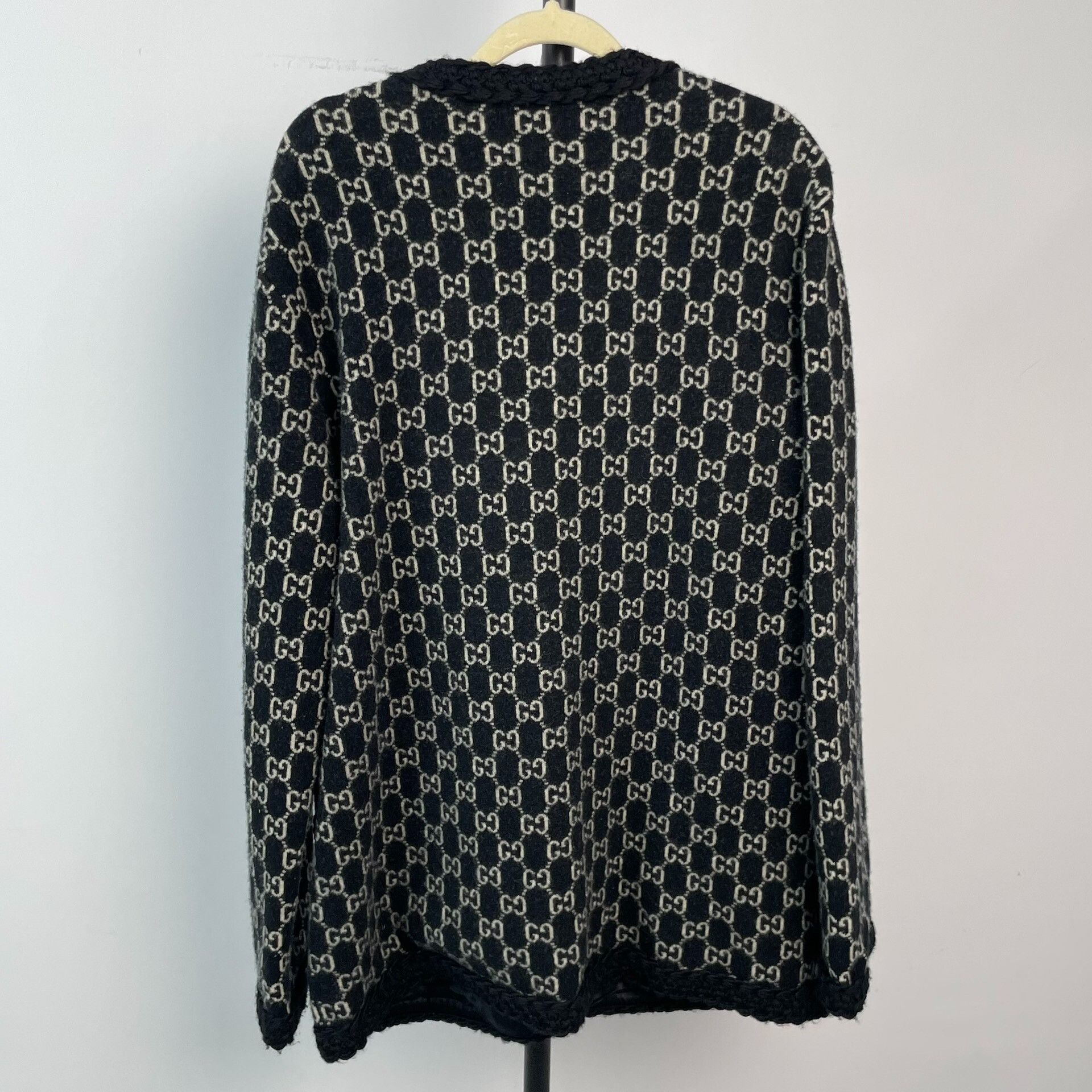 Gucci Gucci Wool Black Sweater L Women Size L / US 10 / IT 46 - 2 Thumbnail
