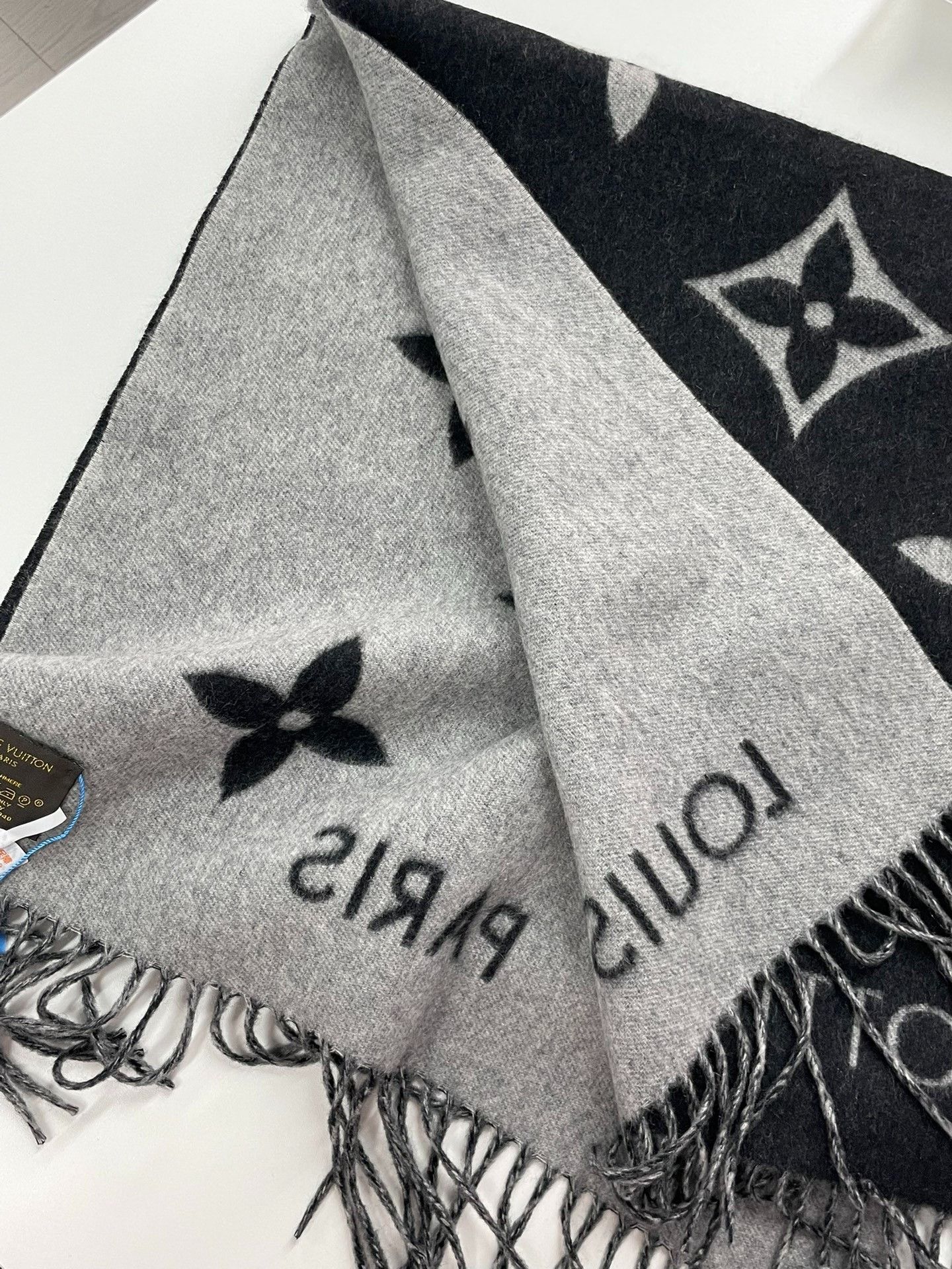 Louis Vuitton Louis Vuitton Multi Scarf L Men Size ONE SIZE - 5 Thumbnail