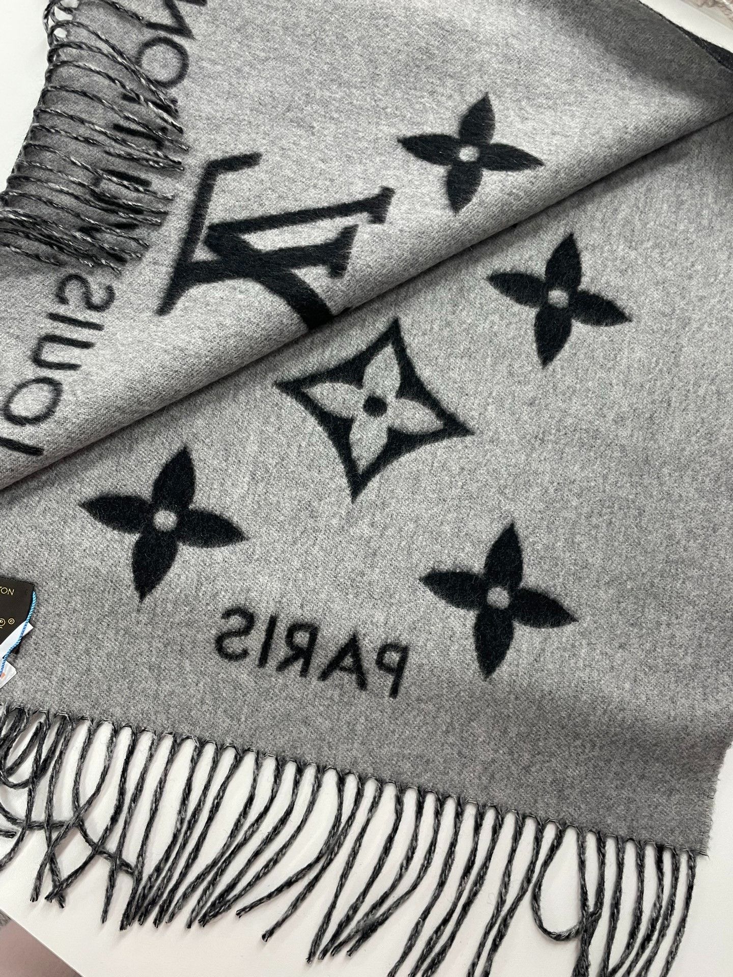 Louis Vuitton Louis Vuitton Multi Scarf L Men Size ONE SIZE - 2 Thumbnail