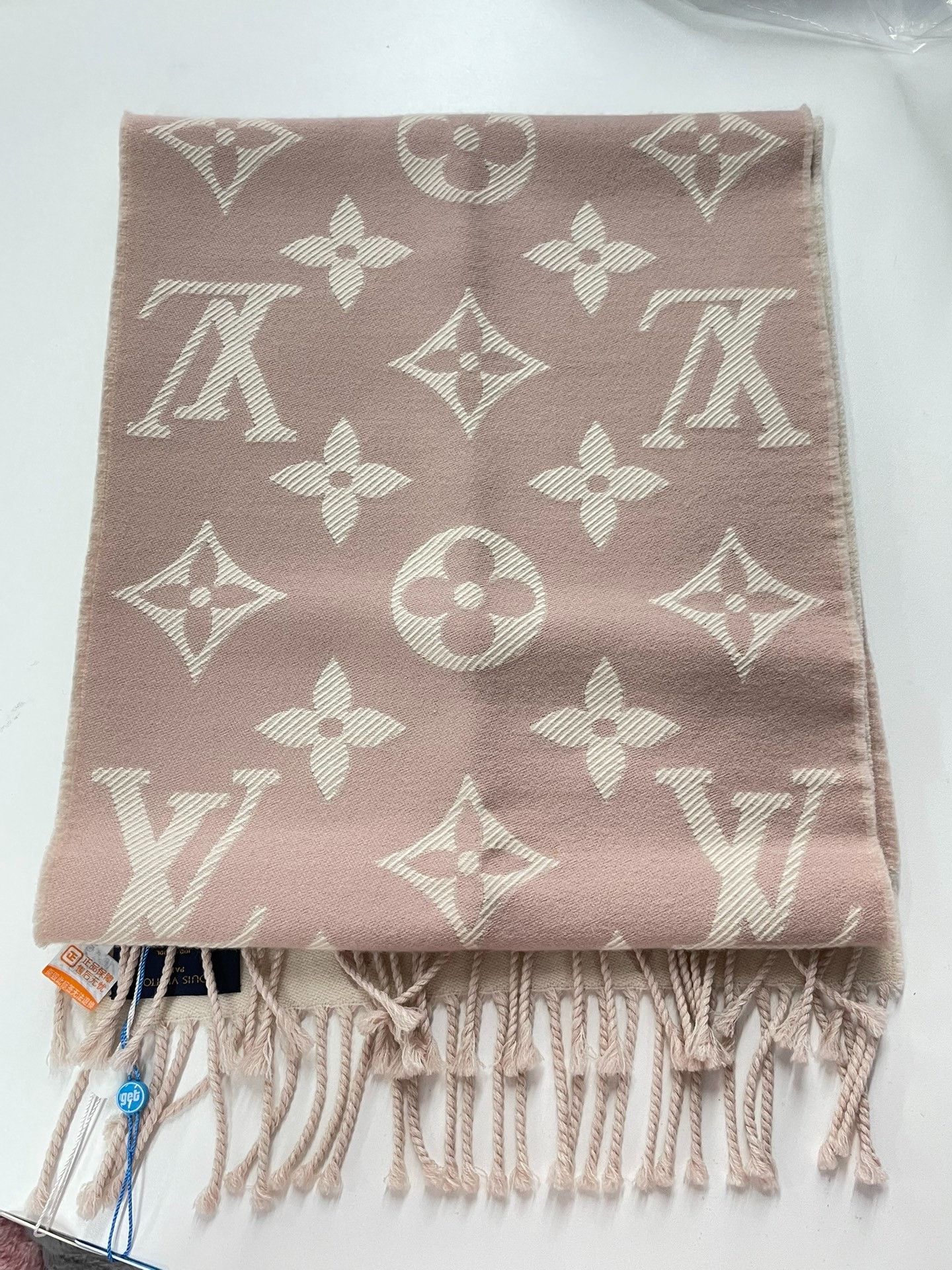 Louis Vuitton Louis Vuitton White Scarf L Men Size ONE SIZE - 3 Thumbnail
