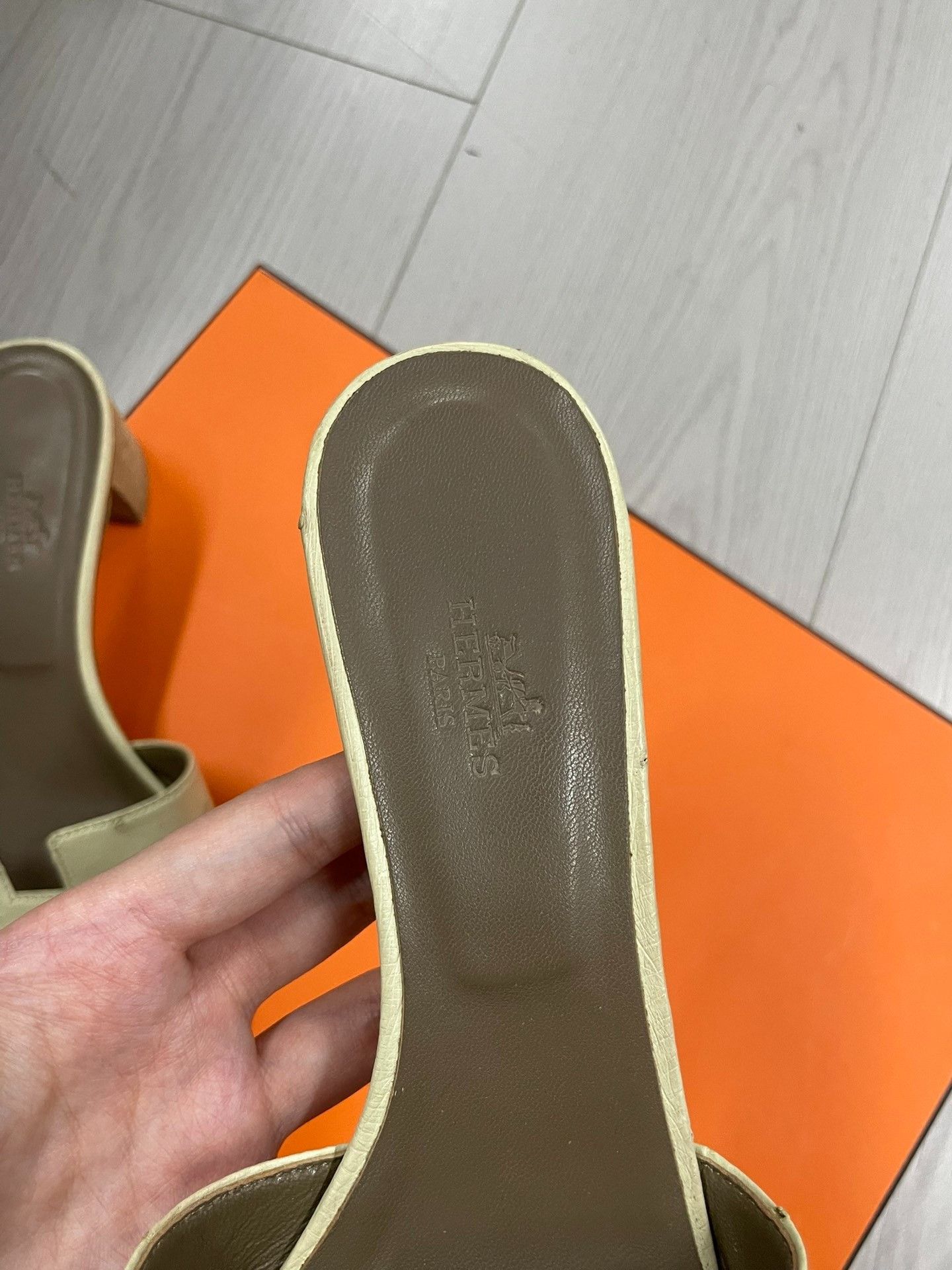 Hermes Hermes Gray Sandals 40 Women Size US 9 / IT 39 - 4 Thumbnail