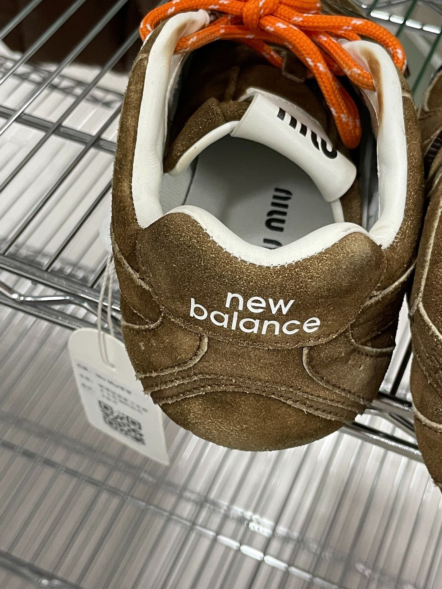 New Balance New Balance Orange Lowtop Sneakers 39 Women Size US 8.5 / IT 38.5 - 3 Thumbnail