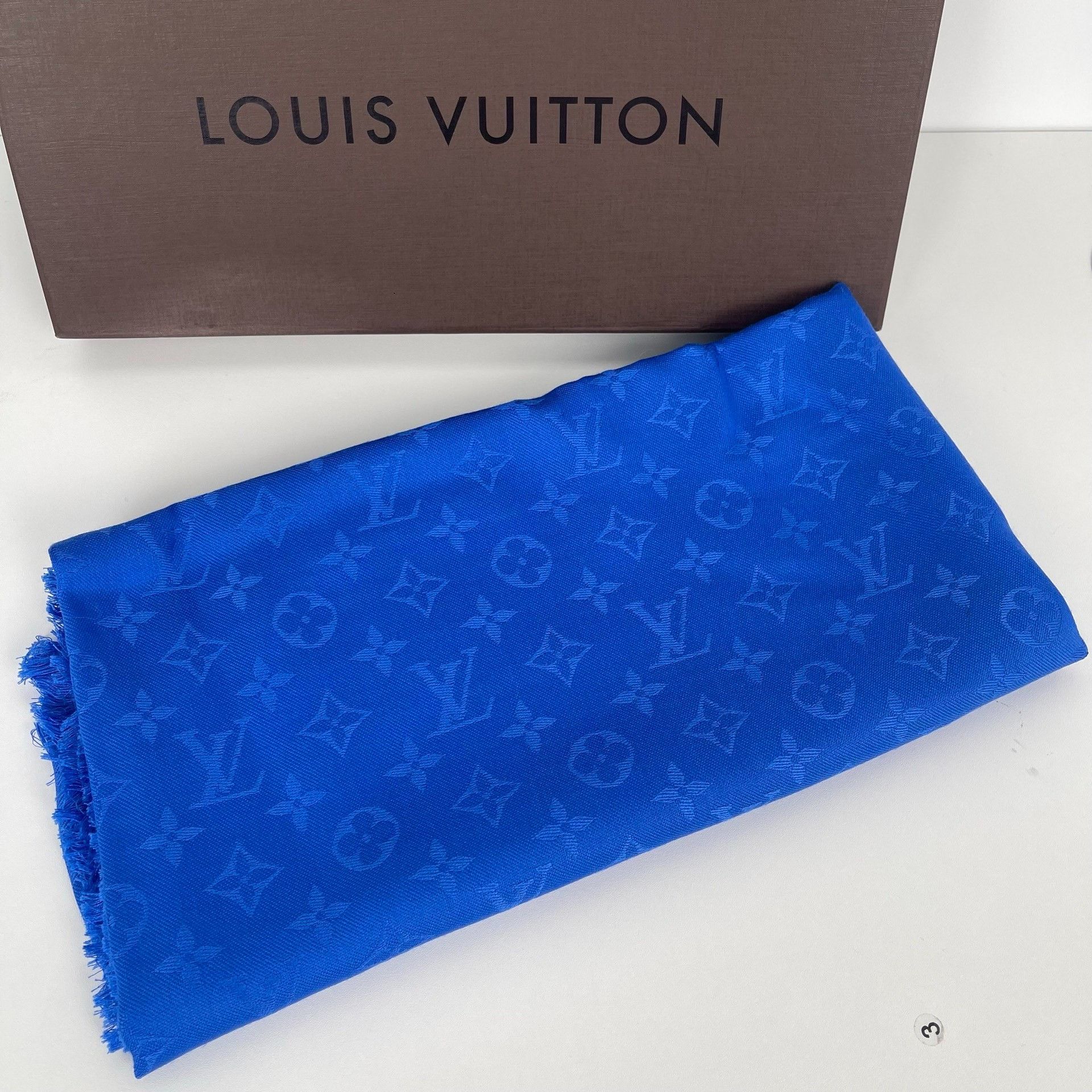 Louis Vuitton Louis Vuitton Blue Scarf 37.5 Men Size ONE SIZE - 9 Thumbnail