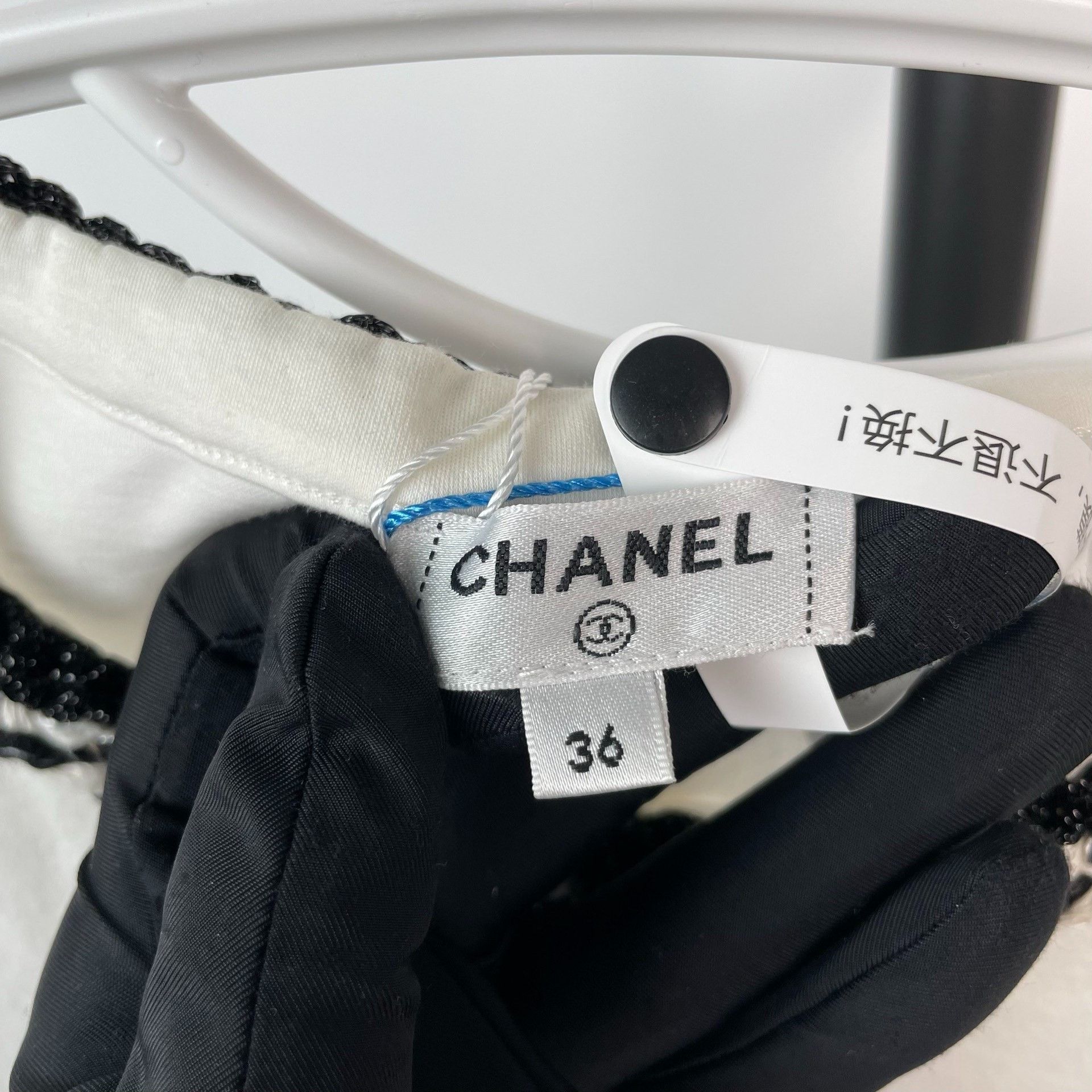 Chanel Chanel Black T-Shirt 36 Women Size S / US 4 / IT 40 - 4 Thumbnail