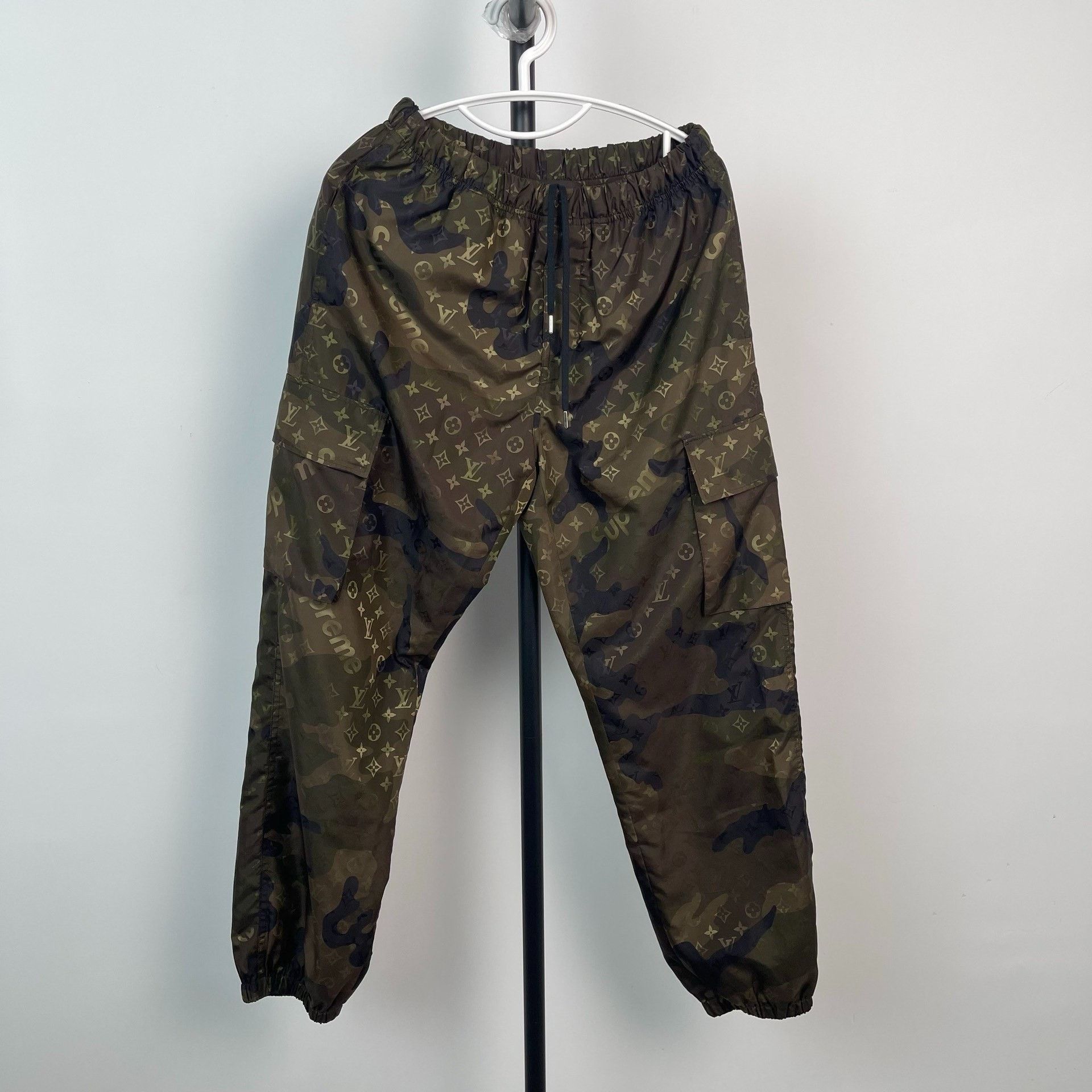 Louis Vuitton Louis Vuitton Hoodie 36 Men Size US S / EU 44-46 / 1 - 2 Thumbnail