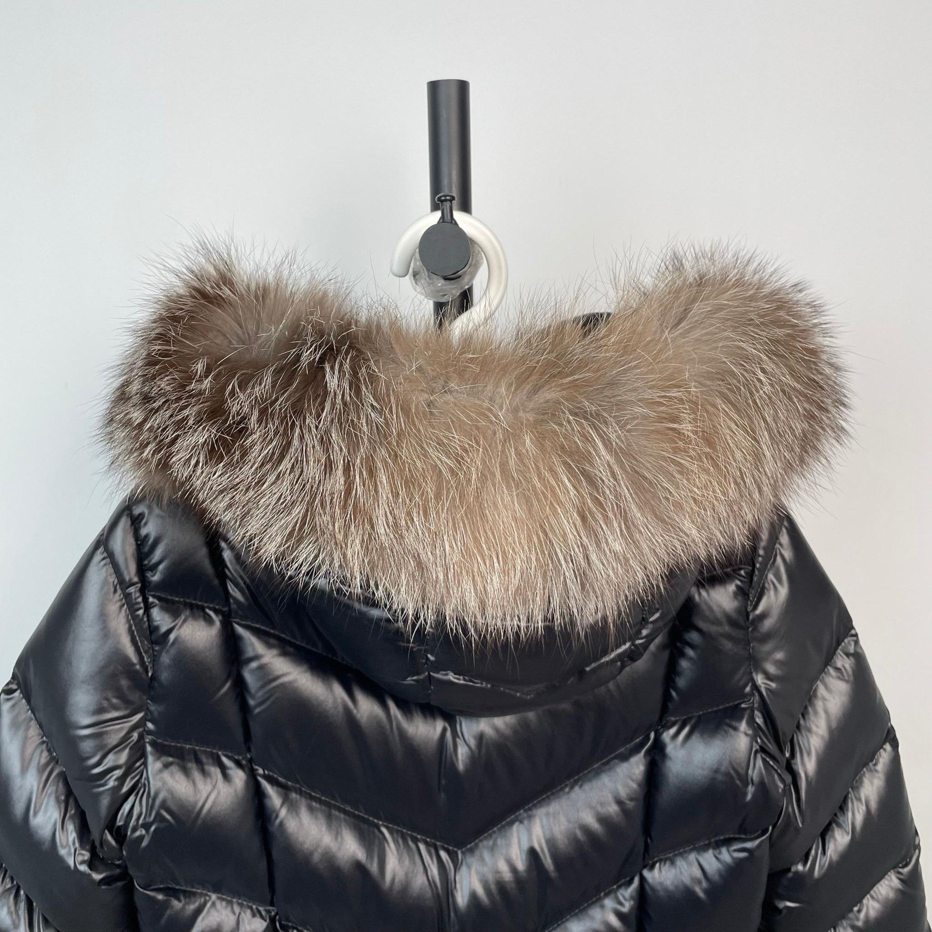 Moncler Moncler Down Jacket M Women Size M / US 6-8 / IT 42-44 - 4 Thumbnail