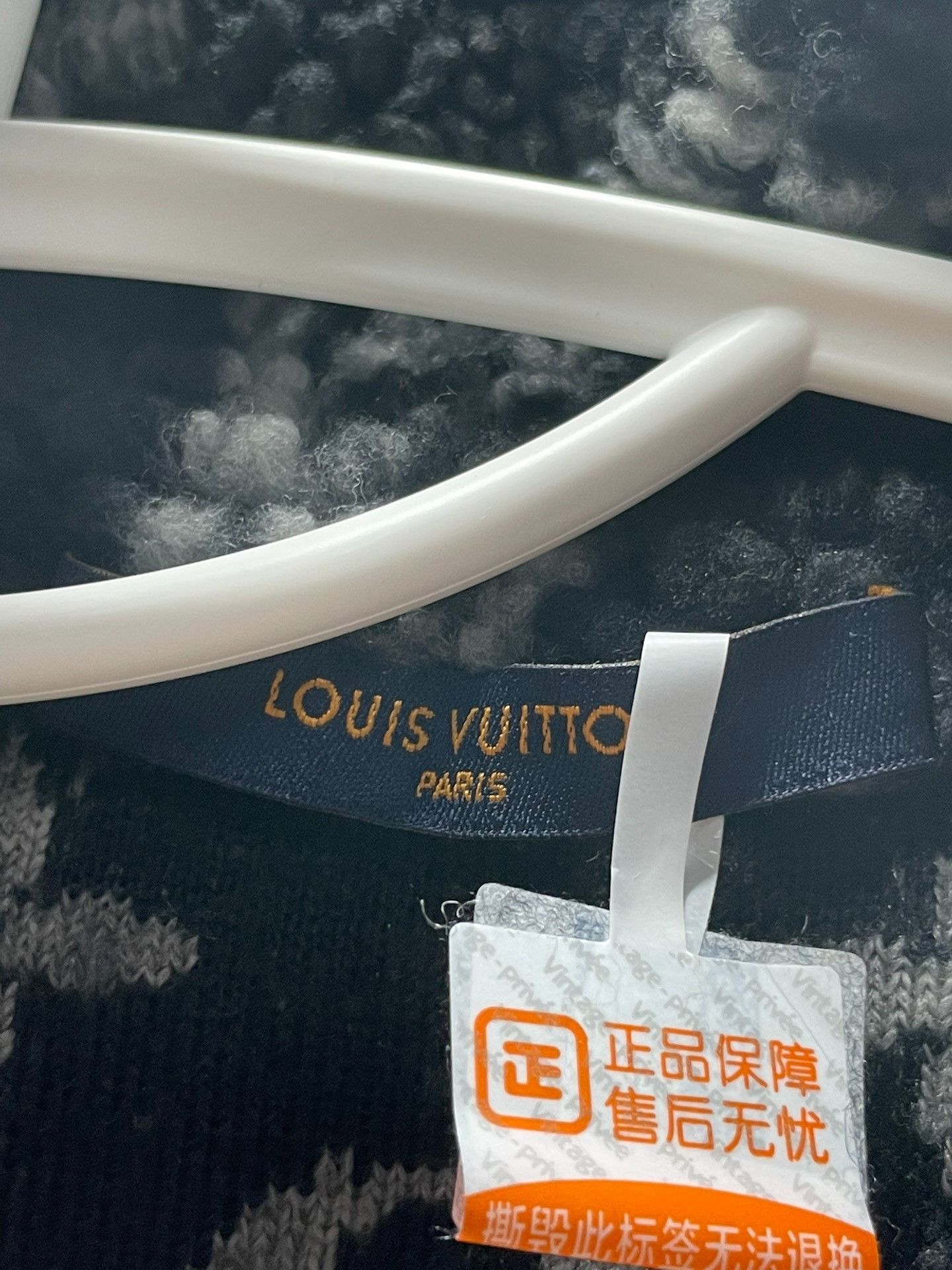 Louis Vuitton Louis Vuitton Black Light Jacket M Men Size US M / EU 48-50 / 2 - 4 Thumbnail
