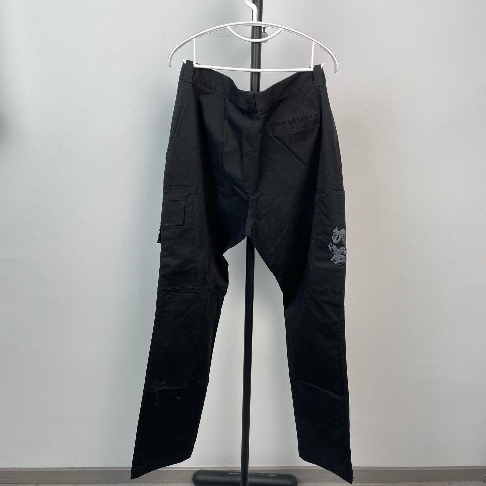 Louis Vuitton Louis Vuitton Black Casual Pants L Men Size US 34 / EU 50 - 2 Thumbnail