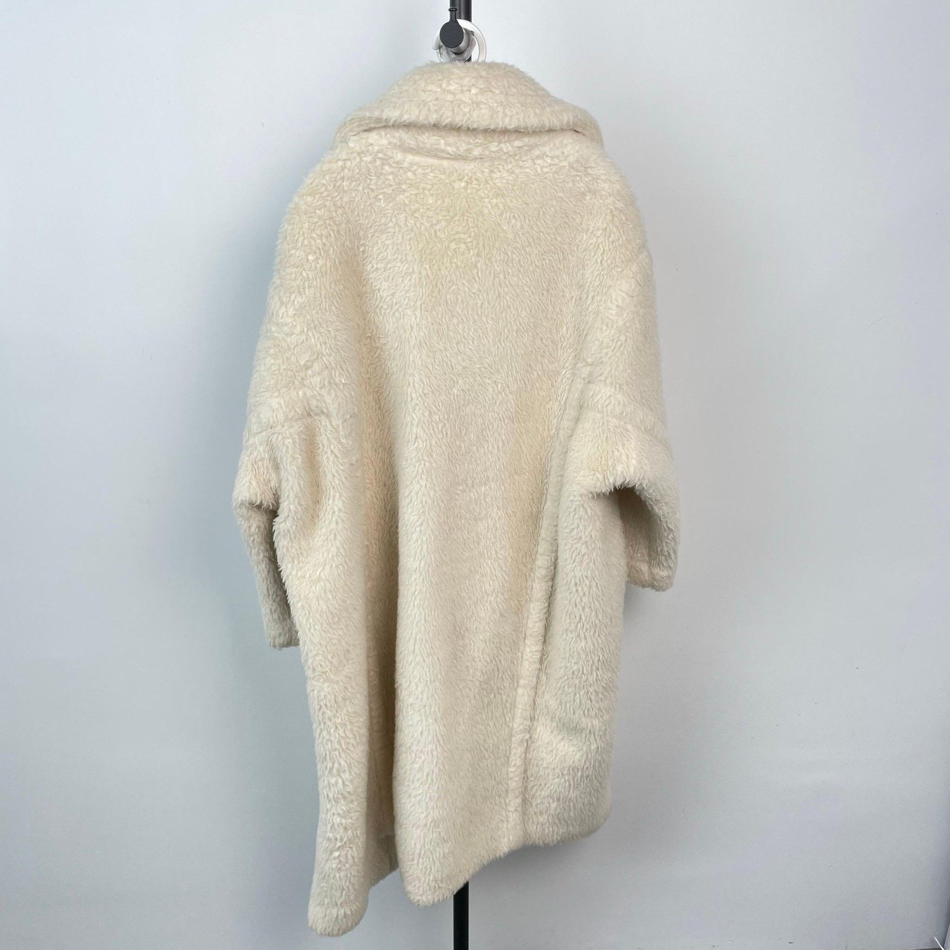 Max Mara Max Mara Long White Coat XS Women Size XS / US 0-2 / IT 36-38 - 2 Thumbnail